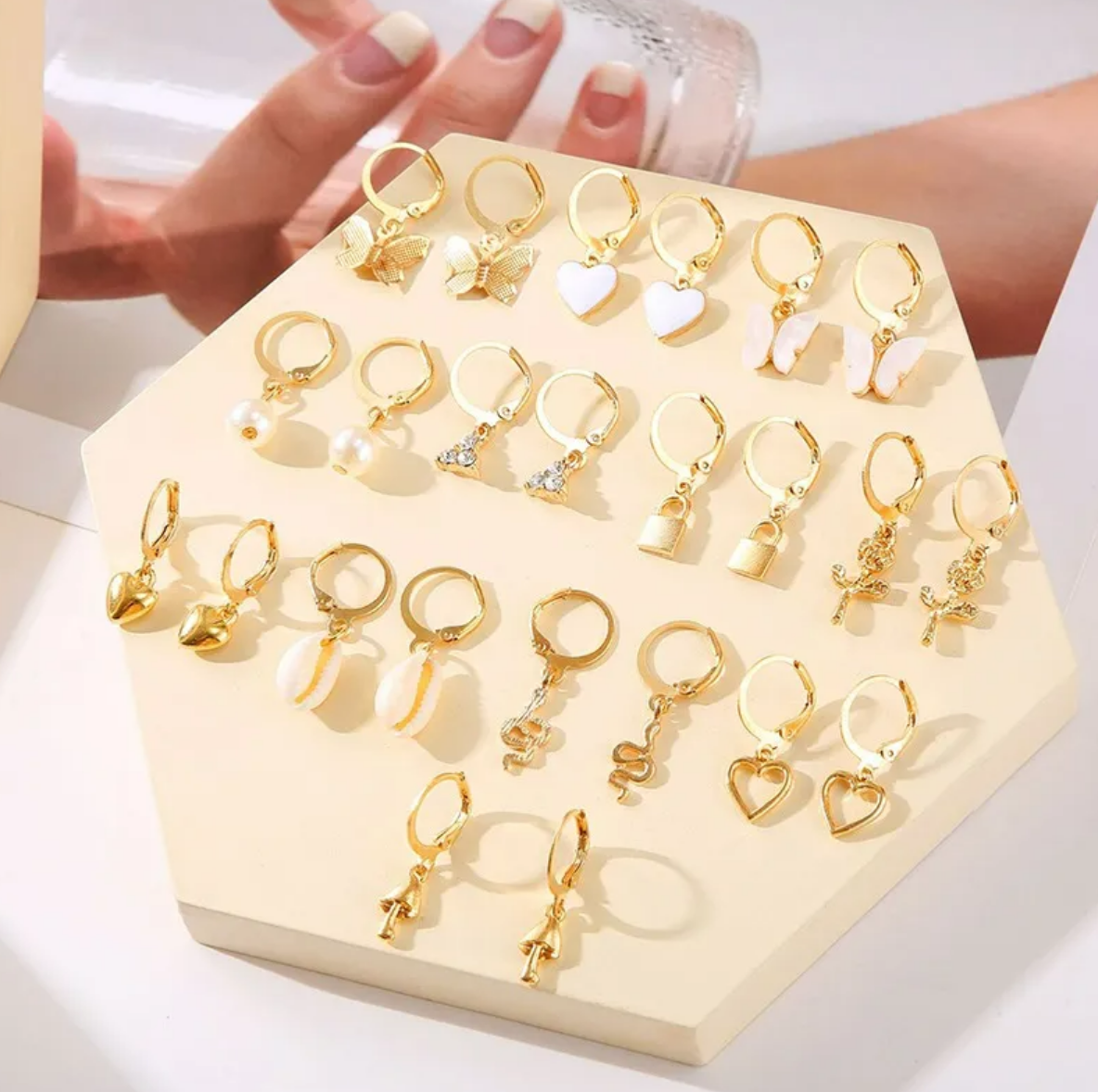 Foto 5 pulgar | 12 Pares De Aretes Bisutería Para Mujer