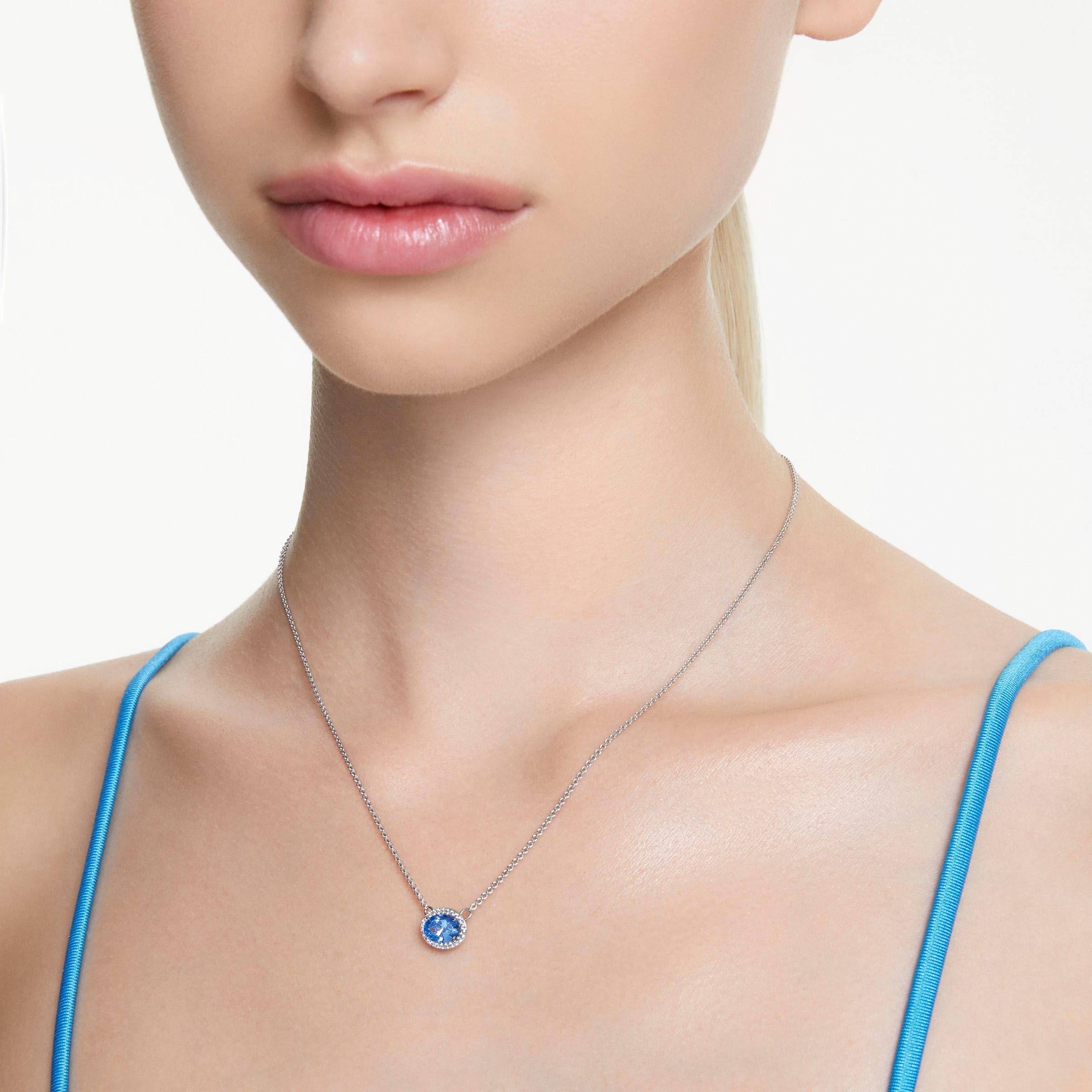 Foto 5 | Colgante Swarovski Una Con Piedra Azul De Talla Ovalada - Venta Internacional.