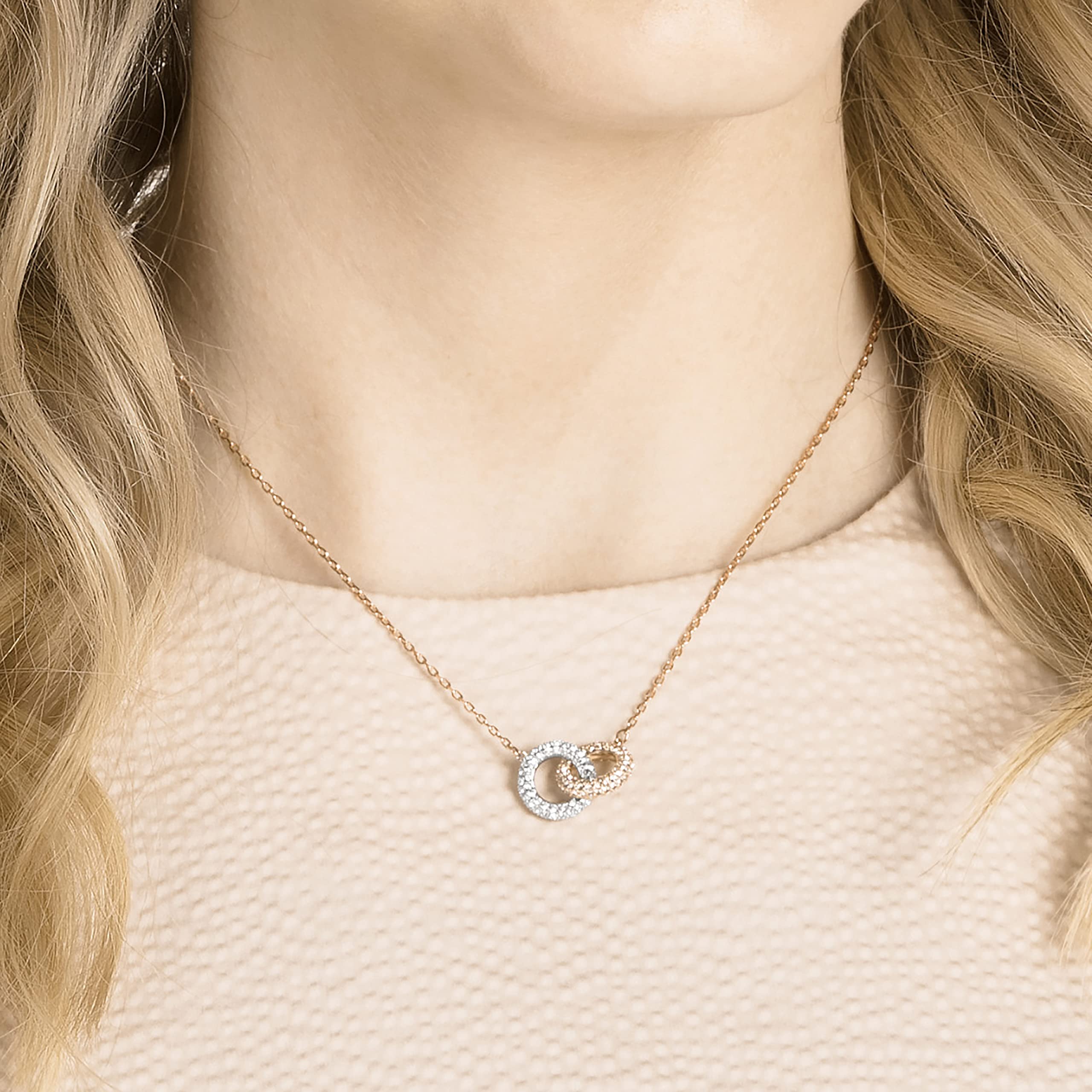 Foto 5 pulgar | Collar Swarovski Dextera Con Forma De Círculo Entrelazado Para Mujer - Venta Internacional.