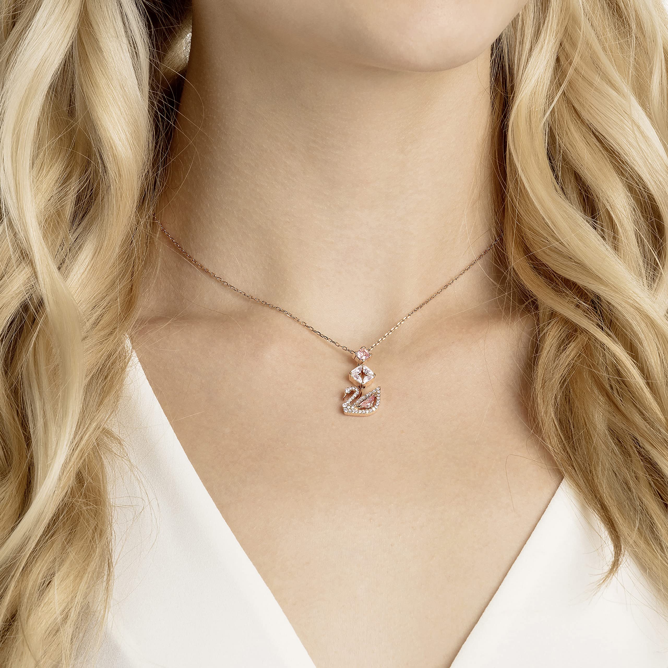 Foto 5 pulgar | Collar Con Colgante De Cisne De Swarovski En Oro Rosa Y Transparente - Venta Internacional.