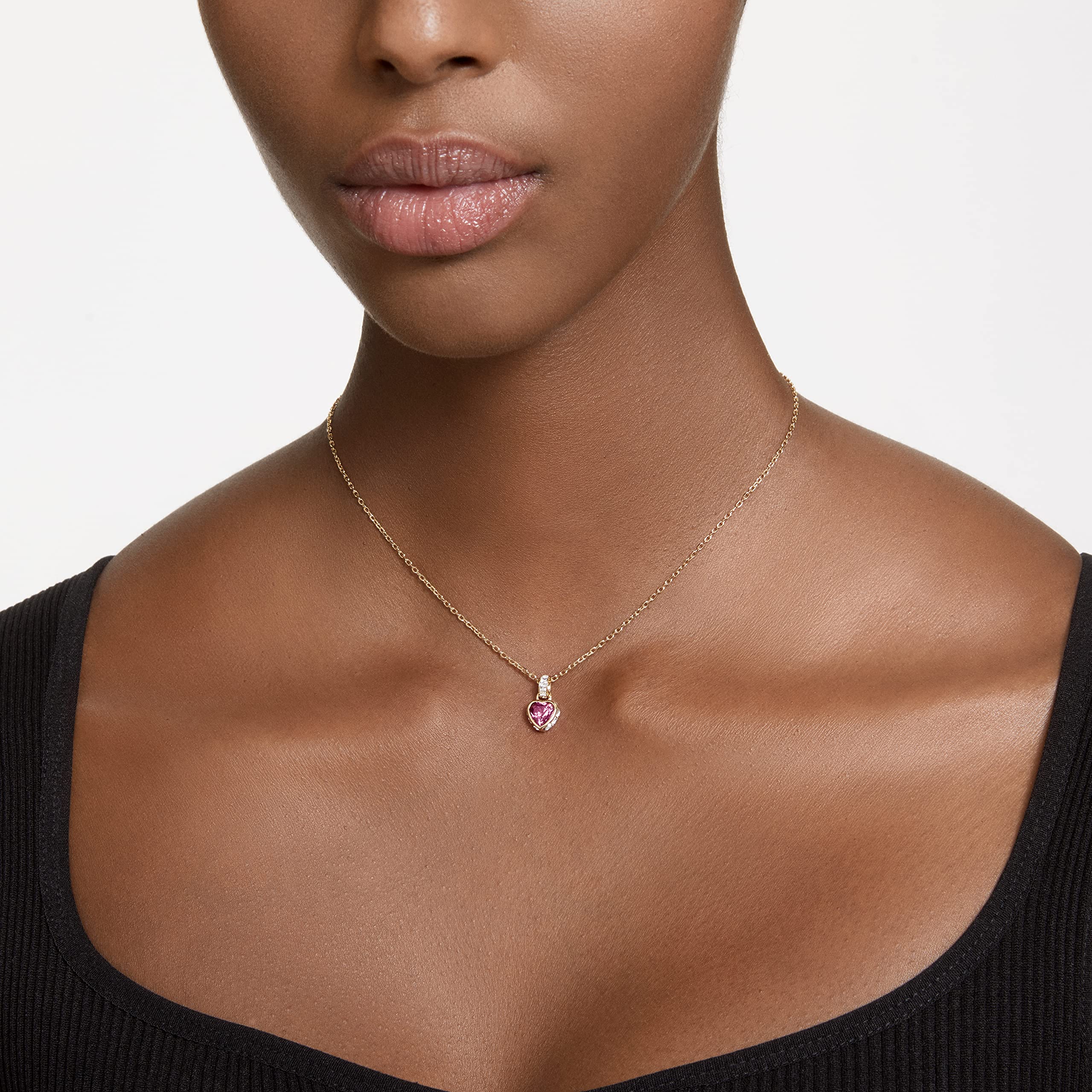 Foto 5 | Collar Con Colgante Swarovski Chroma En Forma De Corazón, Cristal Rojo, Tono Dorado - Venta Internacional.