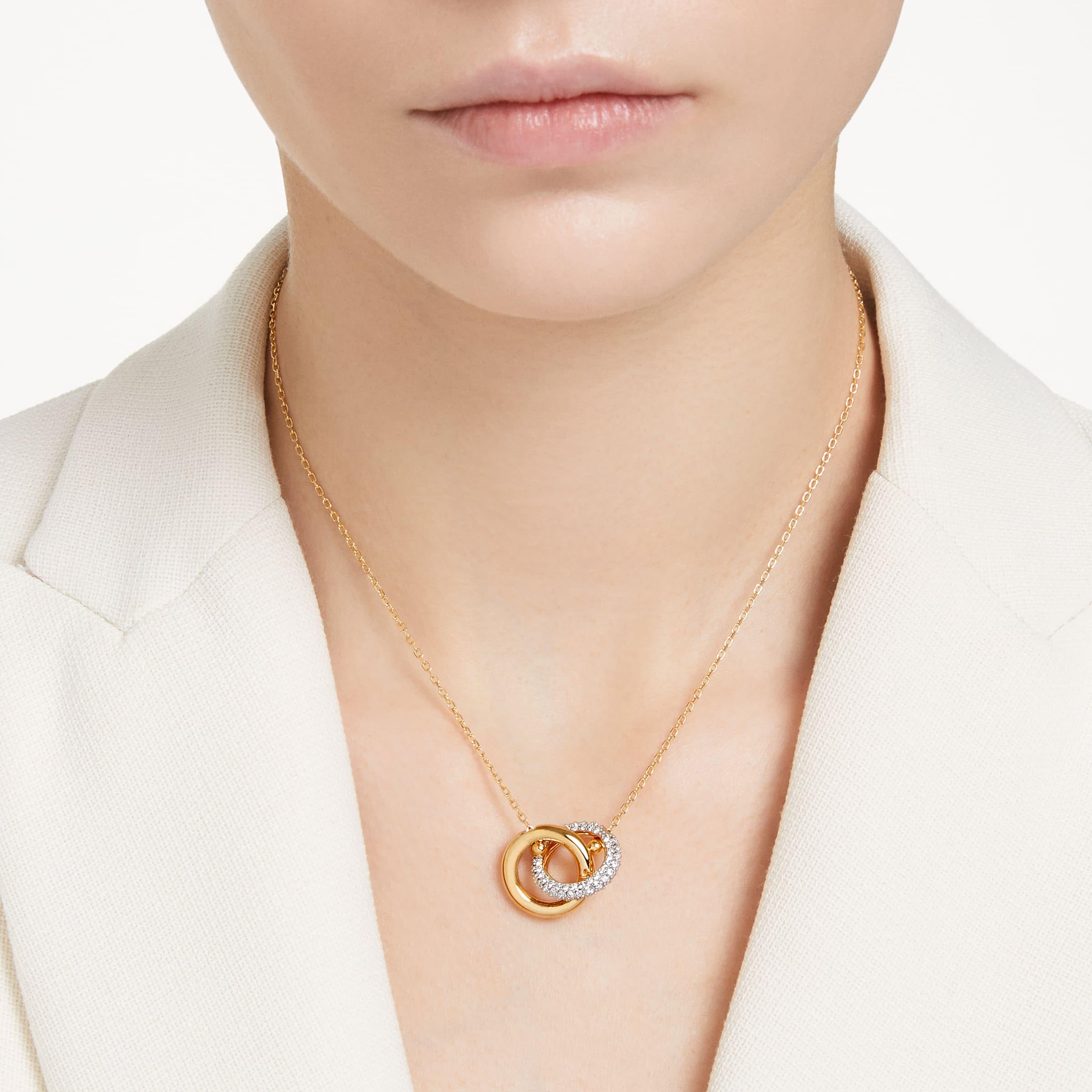 Foto 5 | Collar Con Colgante Swarovski Dextera Con Forma De Lazo Entrelazado, Transparente - Venta Internacional.