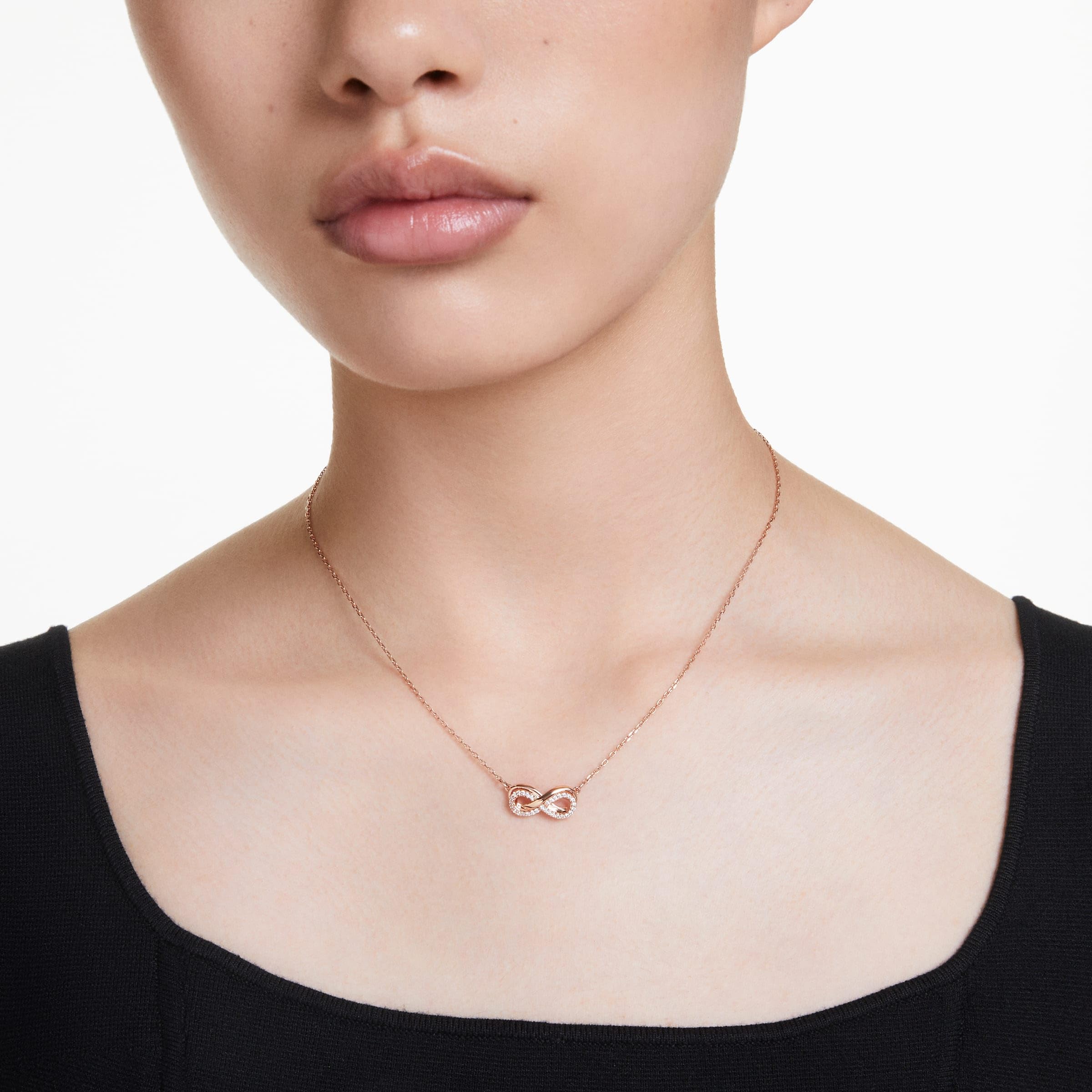 Foto 5 | Collar Con Colgante De Hipérbola De Swarovski Con Símbolo De Infinito - Venta Internacional.