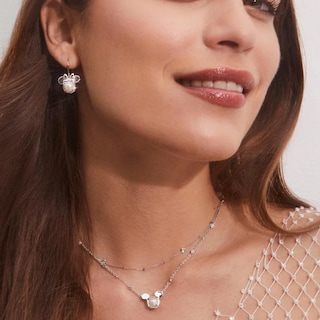 Foto 4 | Collar Kendra Scott X Disney Mickey Mouse Plata Perla Blanca - Venta Internacional