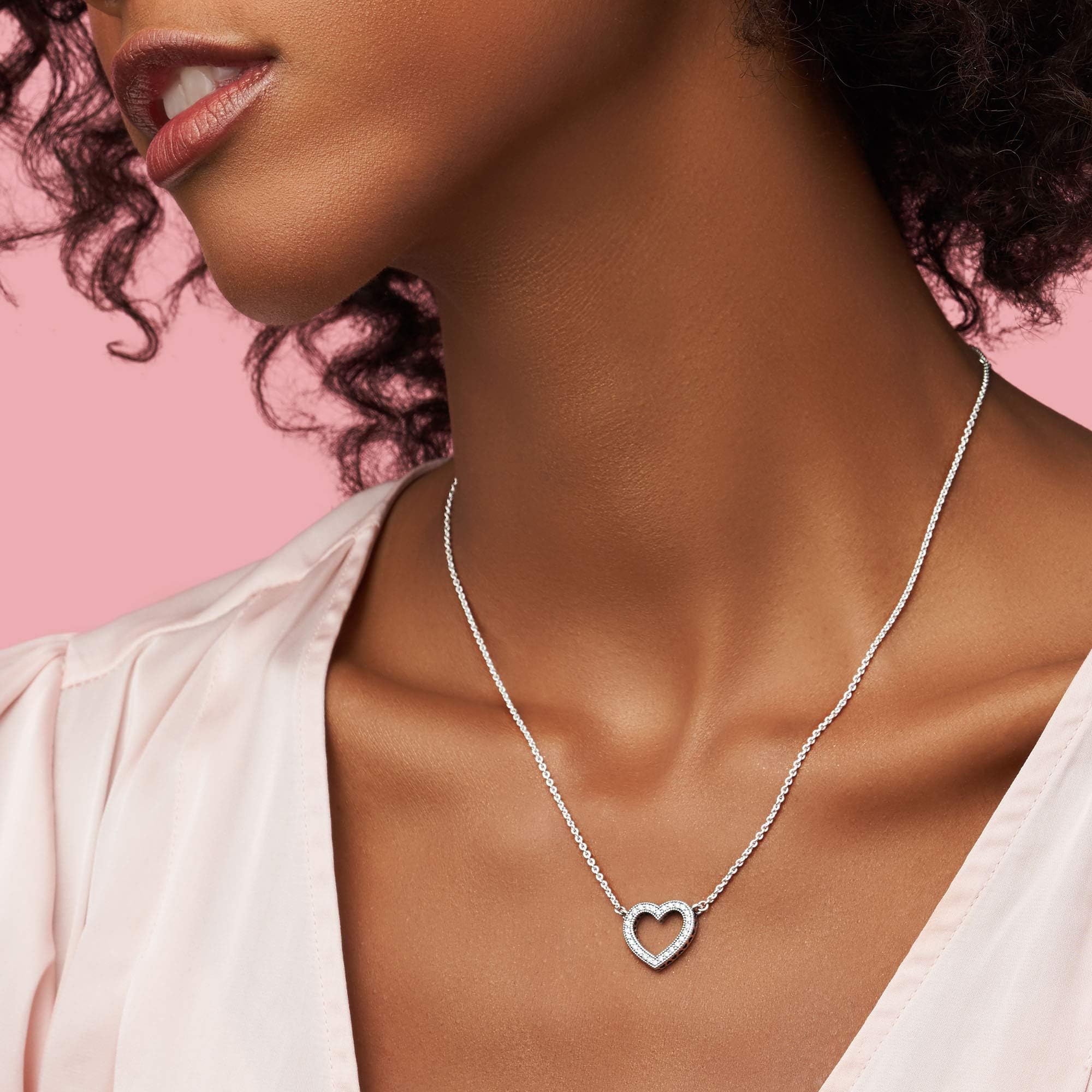 Foto 4 pulgar | Collar Pandora Moments Sparkling Handwritten Love Silver - Venta Internacional