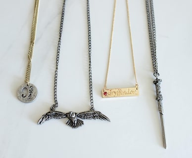 Foto 6 | Collar Con Colgante En Forma De Varita De Harry Potter De Bioworld - Venta Internacional.