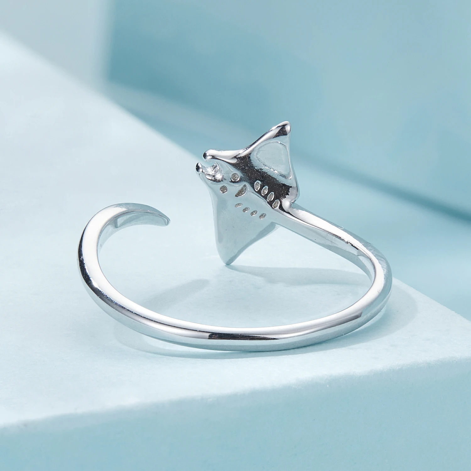 Foto 4 | Anillo Chulada, Mantarraya De Plata .925 Con Chapa De Platino