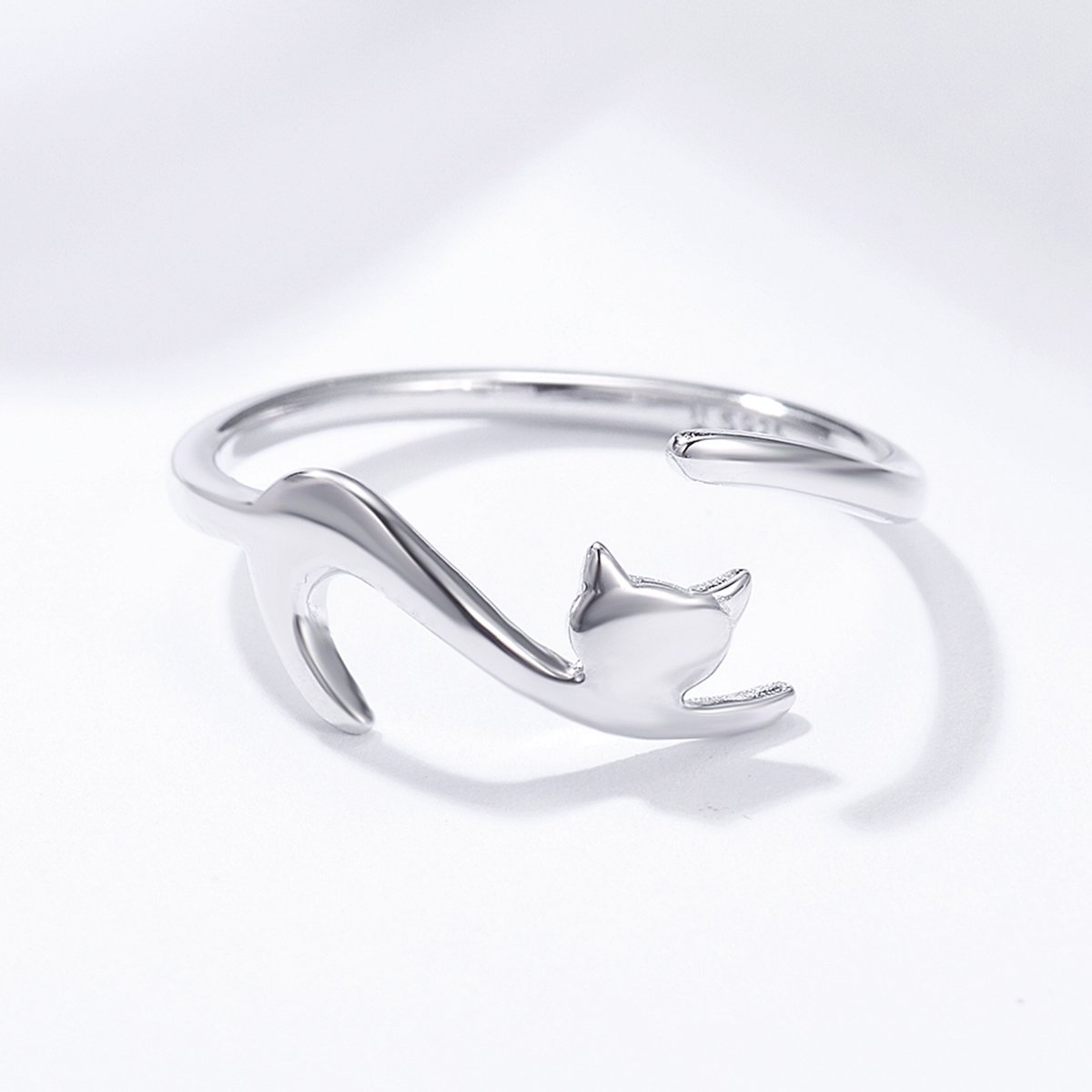 Foto 4 pulgar | Anillo Chulada, Gato Estirando De Plata .925 Con Chapa De Platino, Se Pude Mojar