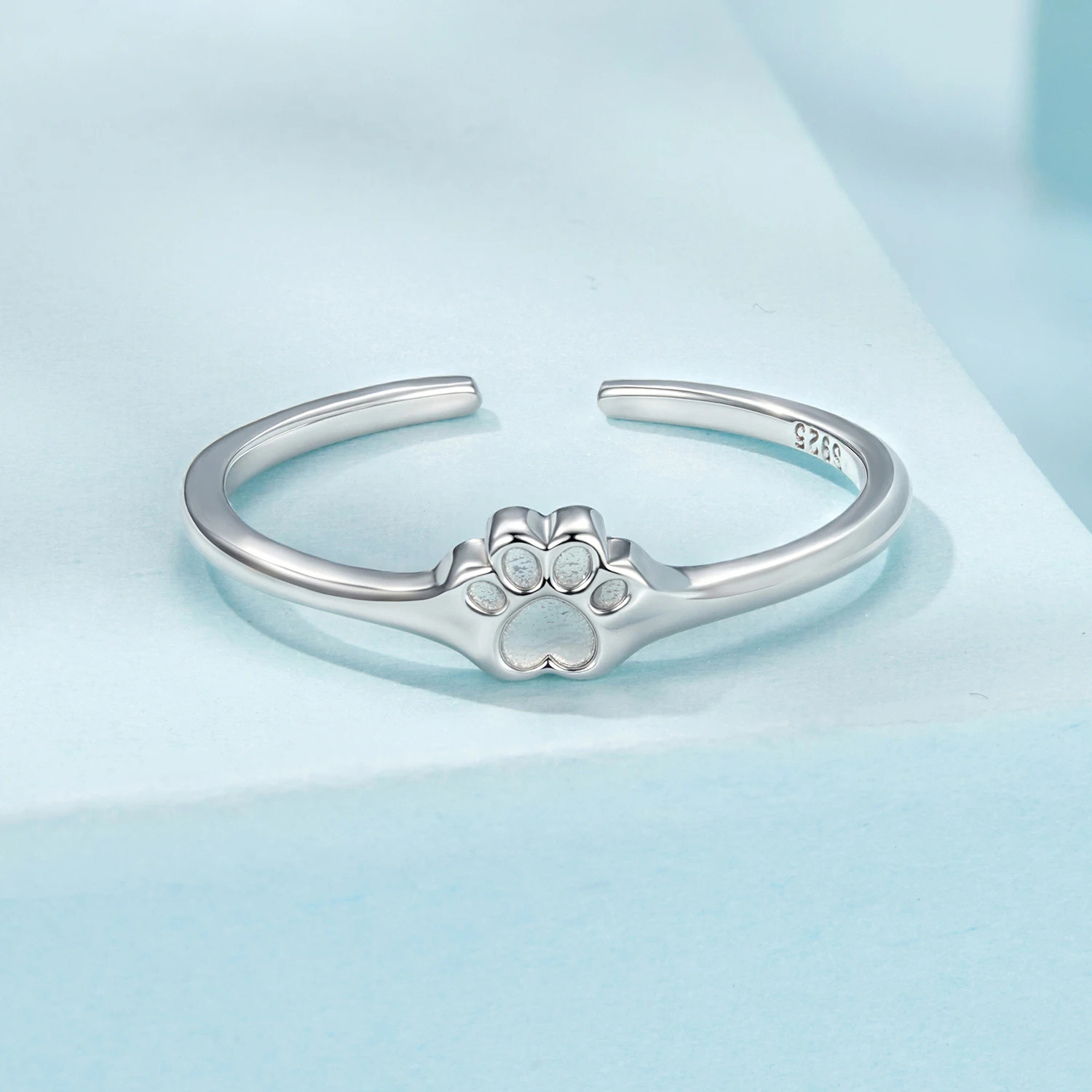 Foto 5 pulgar | Anillo Chulada, Patita De Perro De Plata .925 Con Chapa De Platino, Se Pude Mojar