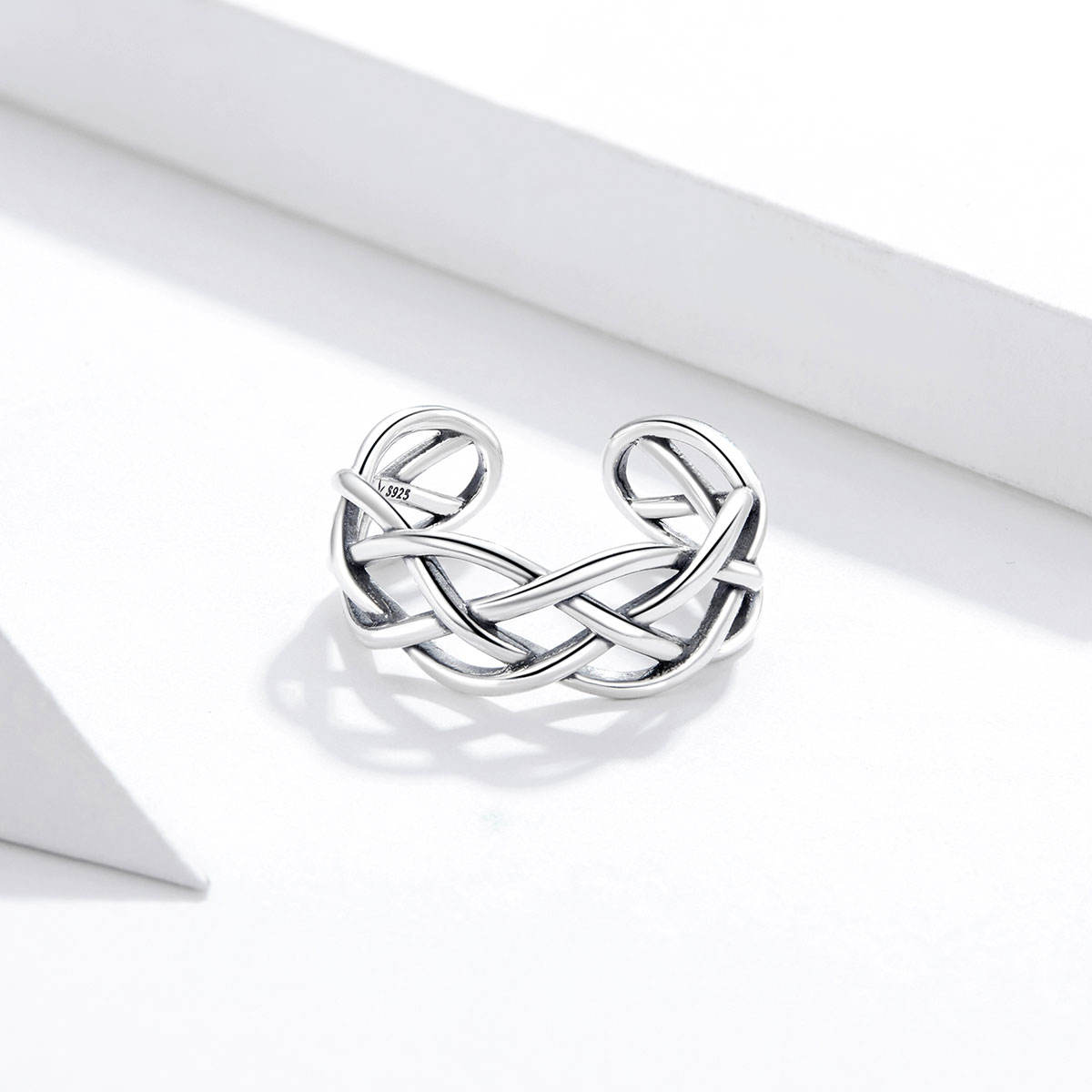 Foto 4 pulgar | Anillo Chulada, Trenzado De Plata .925 Con Chapa De Platino, Se Pude Mojar