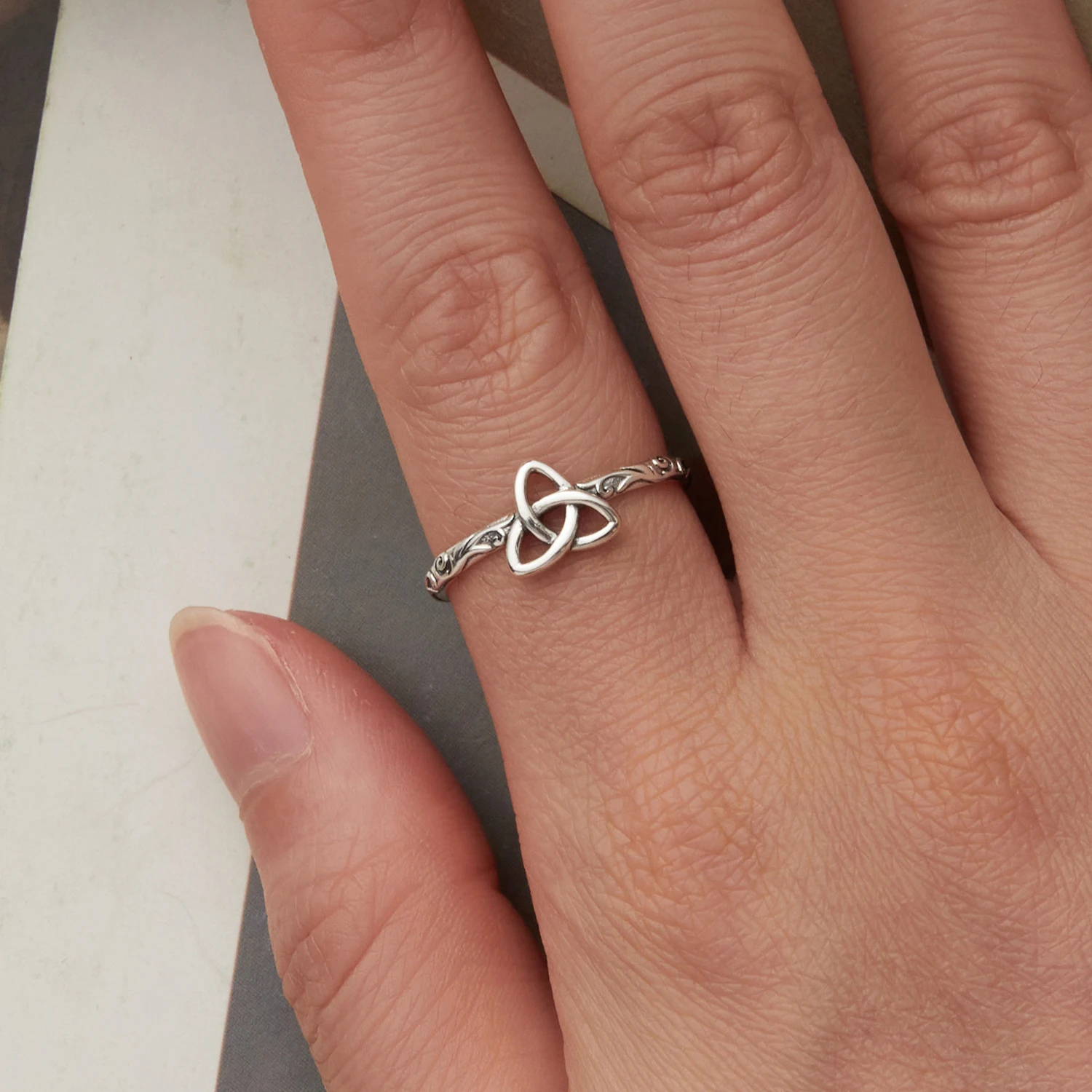 Foto 3 pulgar | Anillo Chulada  Nudo Celta De Plata .925 Con Chapa De Platino  Talla Ajustable  Se Pude Mojar