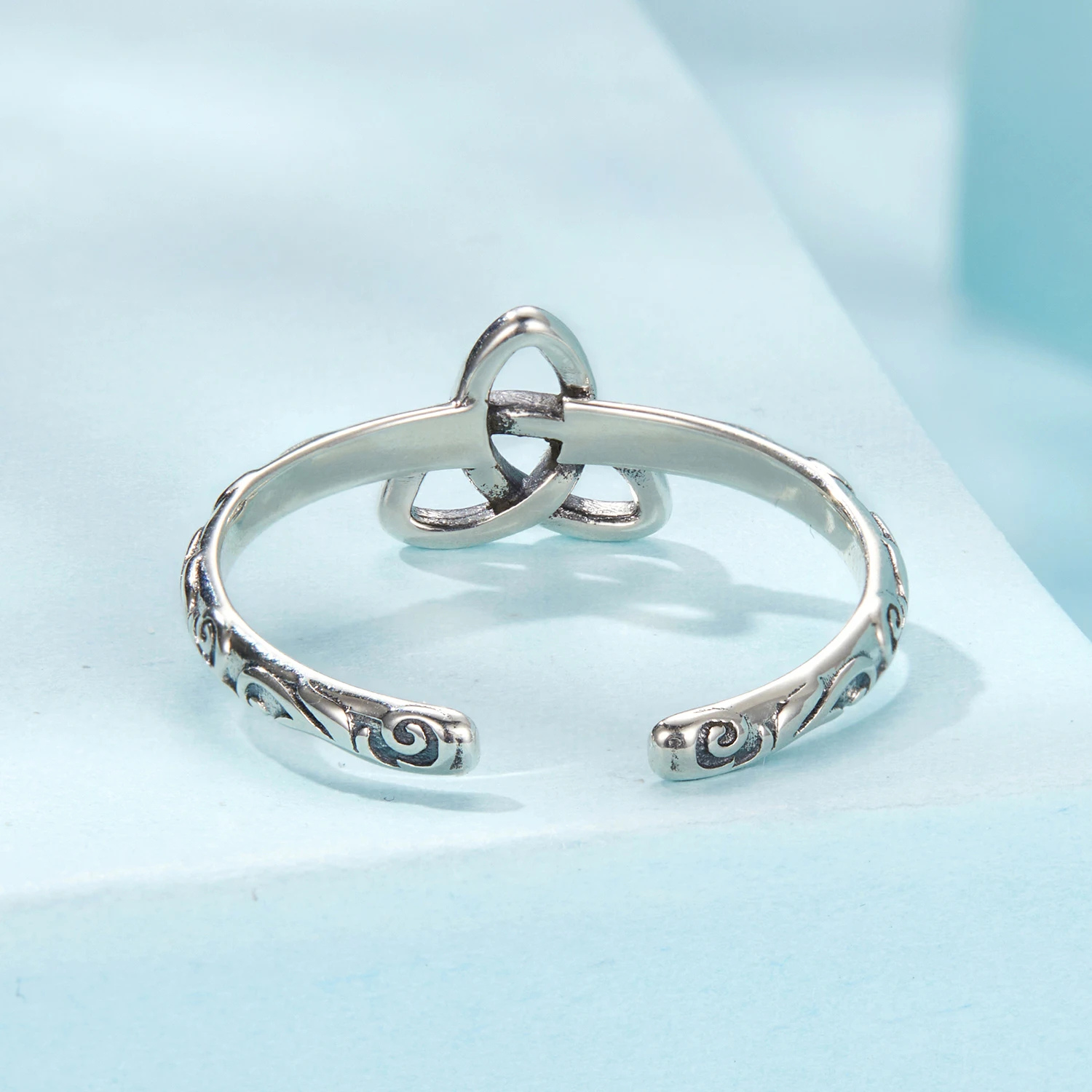 Foto 6 pulgar | Anillo Chulada  Nudo Celta De Plata .925 Con Chapa De Platino  Talla Ajustable  Se Pude Mojar