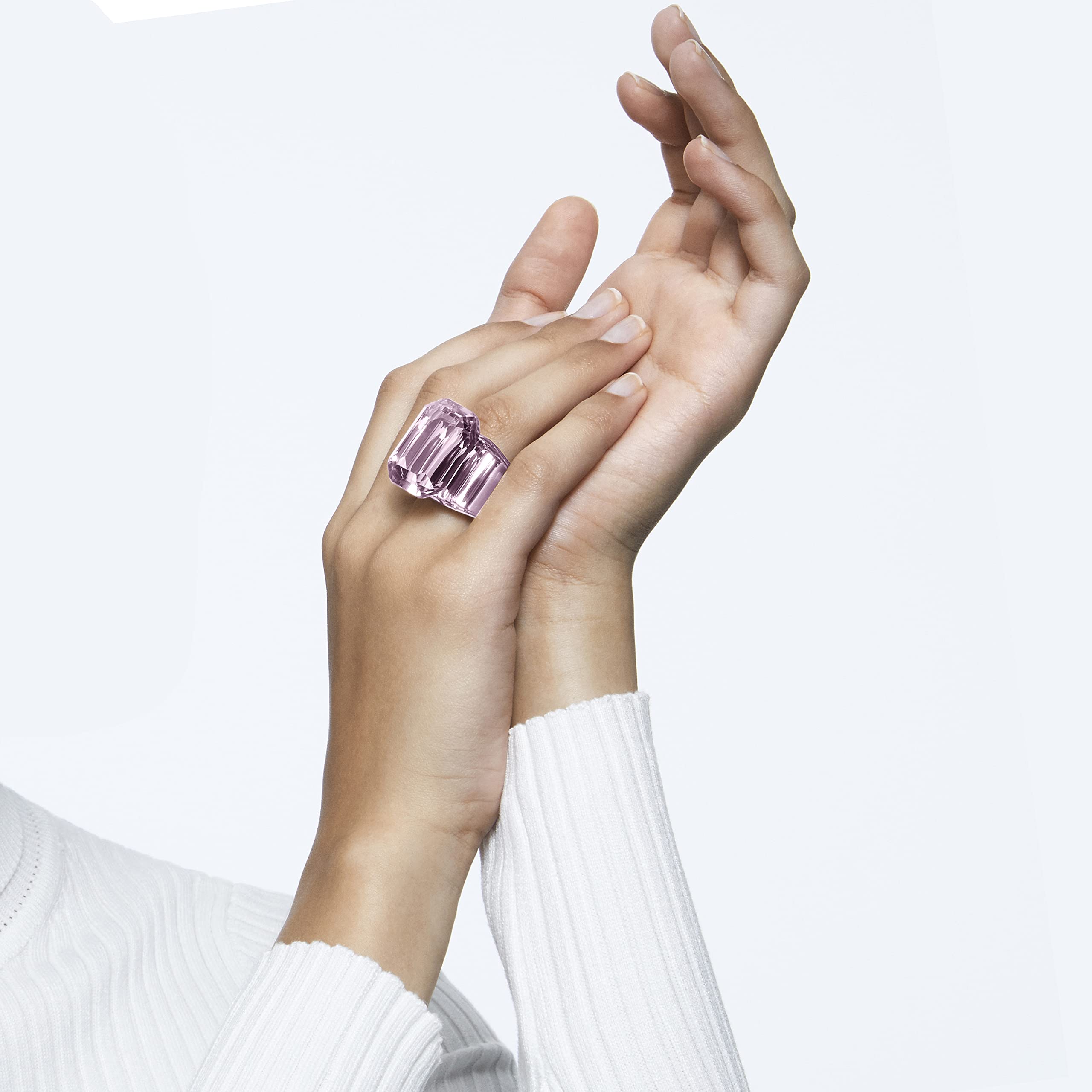 Foto 4 pulgar | Anillo Swarovski Lucent Cocktail De Cristal Rosa Tamaño 9 - Venta Internacional.