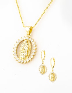 Foto 1 | Arete Largo Y Collar Religioso Con Marco Brillante The Golden Store Chapa De Oro 18k