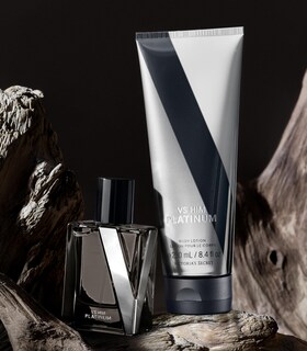 Foto 6 | Colonia Victoria's Secret Vs Him Platinum Para Hombre 50 Ml - Venta Internacional.