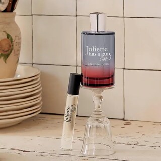 Foto 7 | Perfume Juliette Has A Gun Ode To Dullness Eau De Parfum 100 - Venta Internacional.
