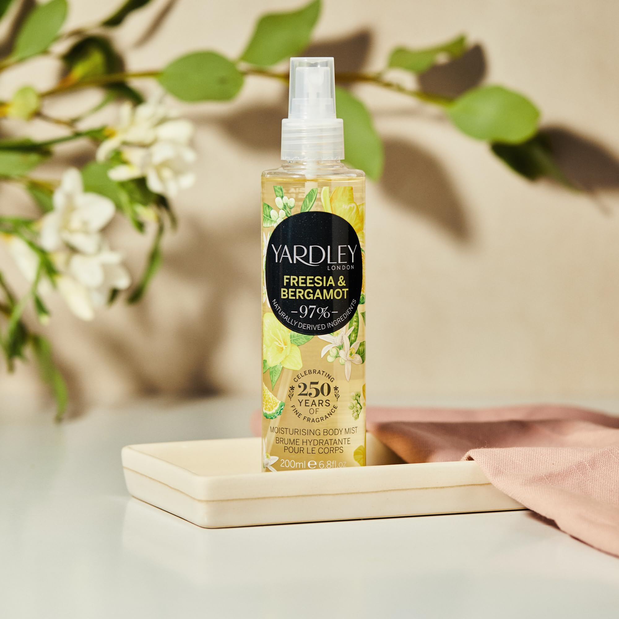 Foto 2 | Bruma Perfume Yardley Con Fragancia De Fresia Y Bergamota, 200 Ml - Venta Internacional.