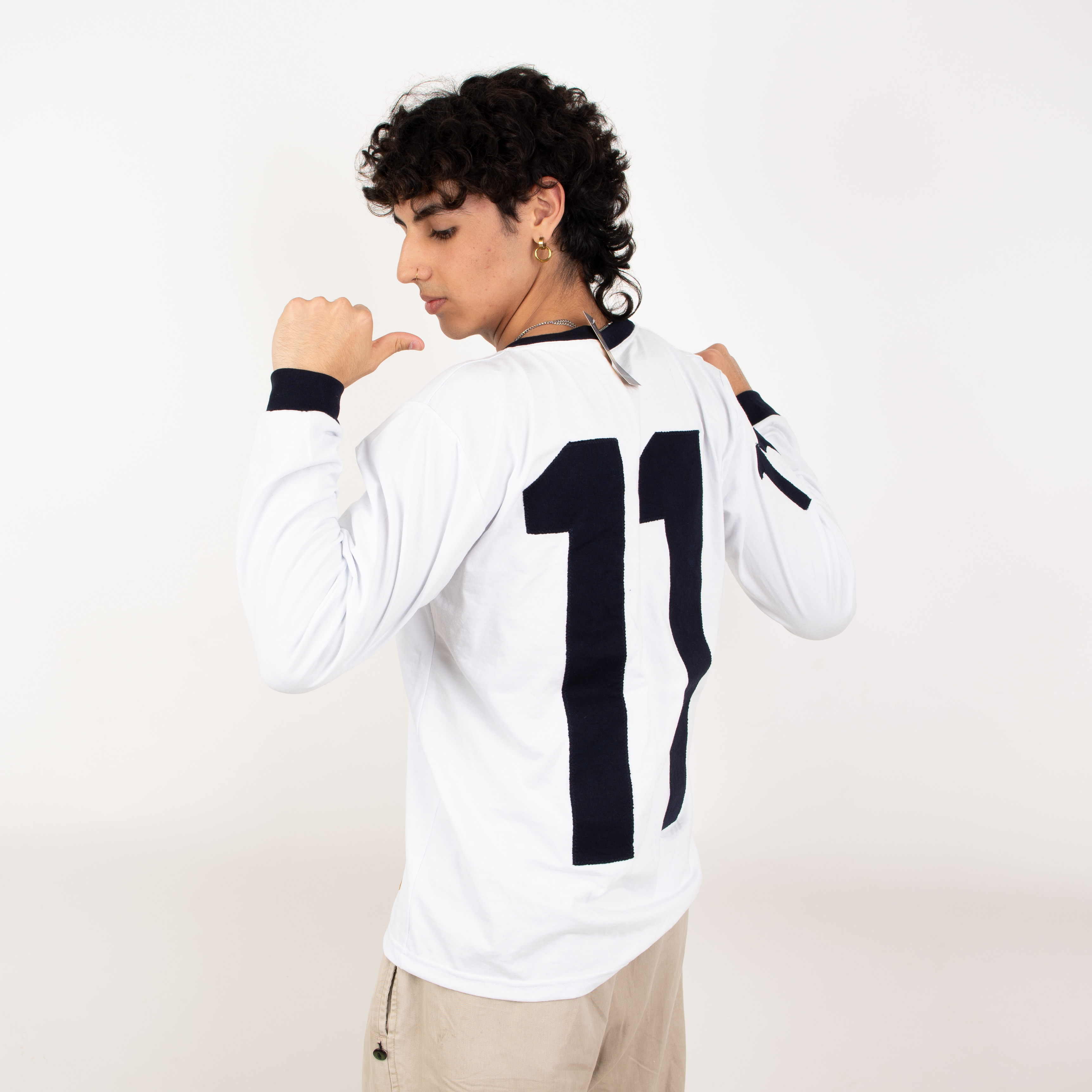 Foto 4 | Jersey Retro Número 11 – Elegancia Y Pasión Universitaria