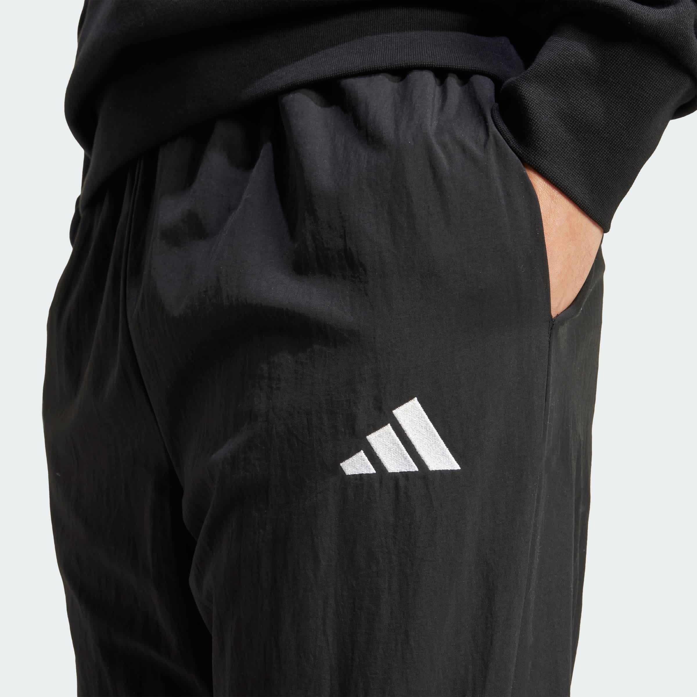 Foto 6 | Pantalón Tejido Essential Con Logo Pequeño Adidas Negro Hombre