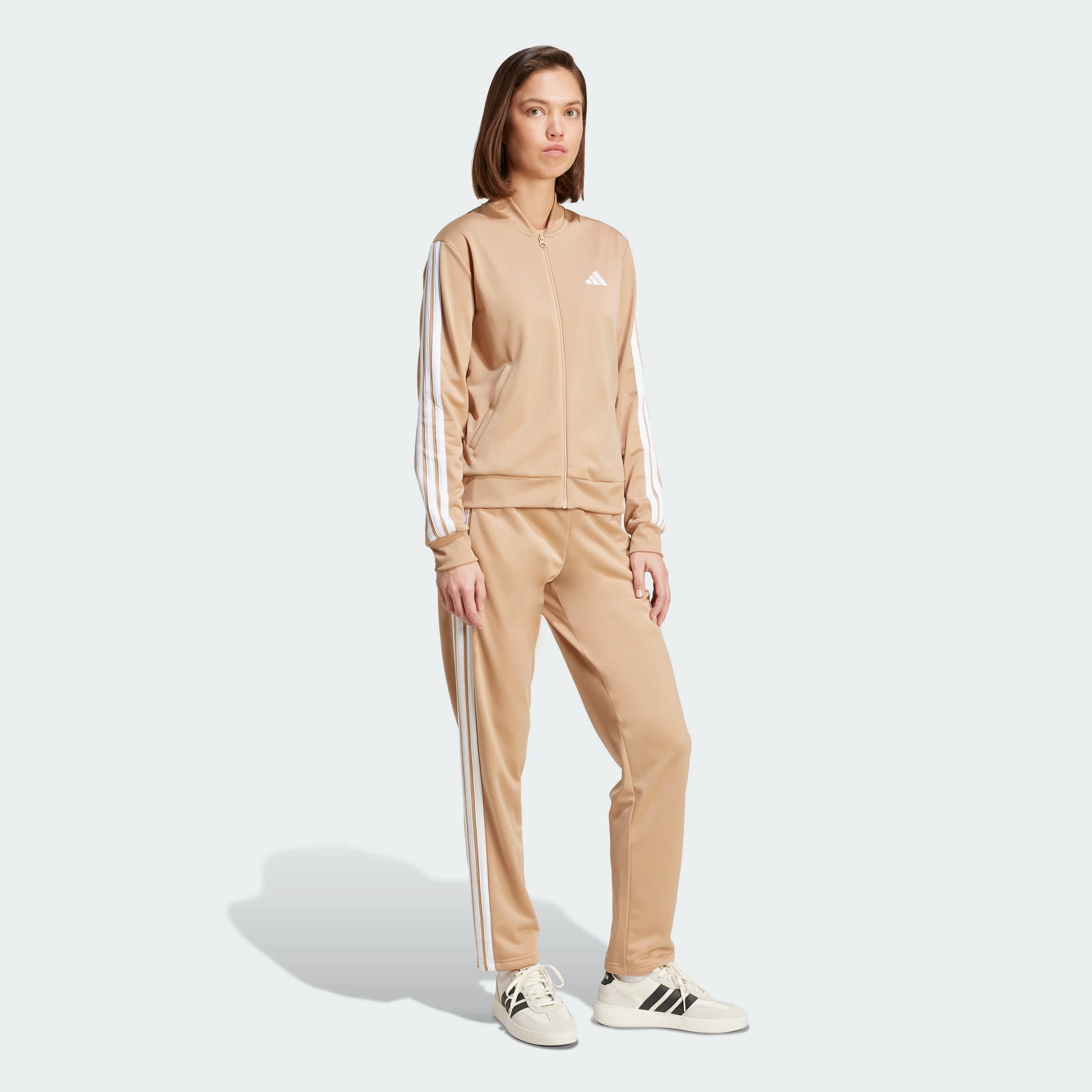Foto 5 | Conjunto Deportivo Essentials 3 Rayas Adidas Café Mujer