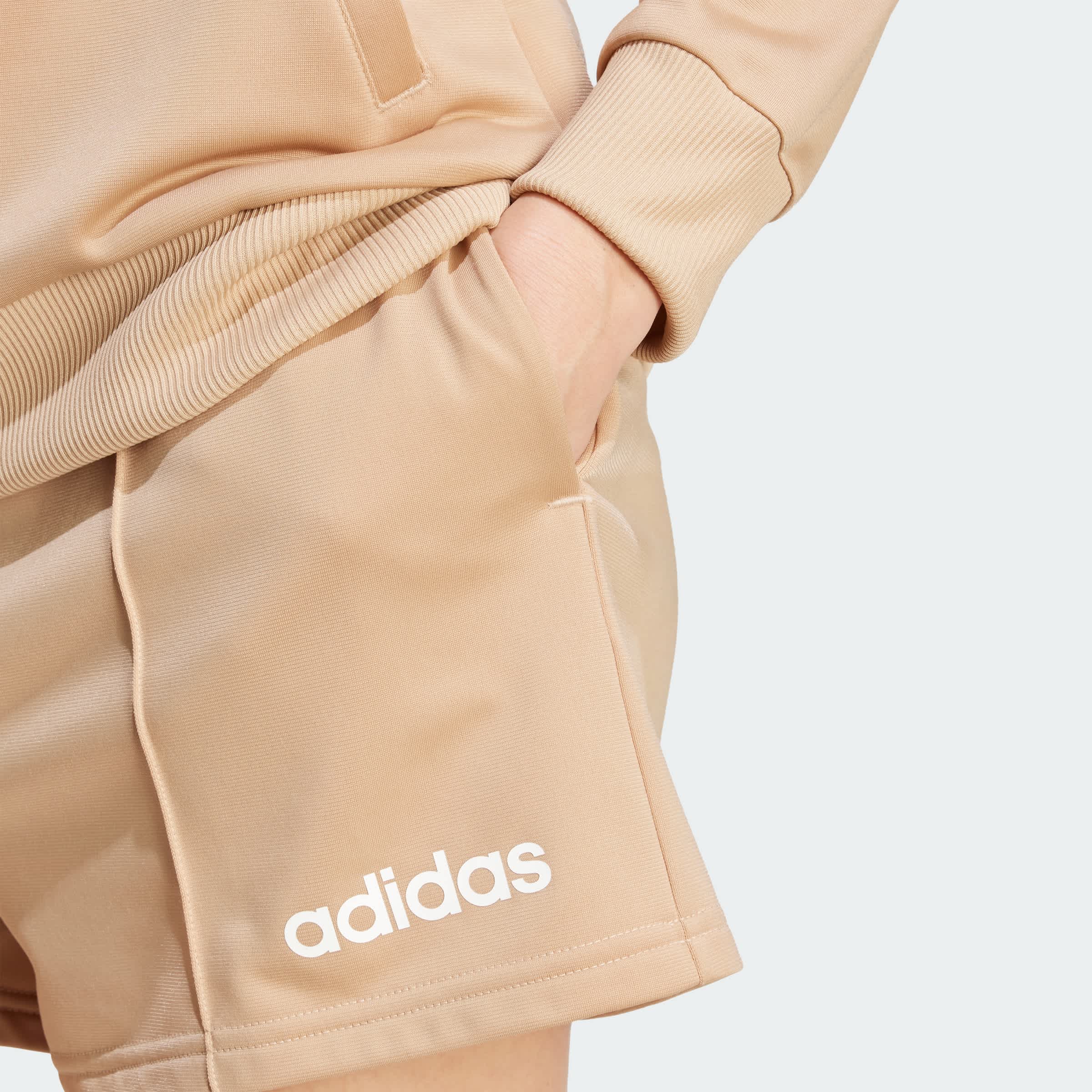 Foto 7 | Conjunto Essentials Linear Shorts Adidas Café Mujer