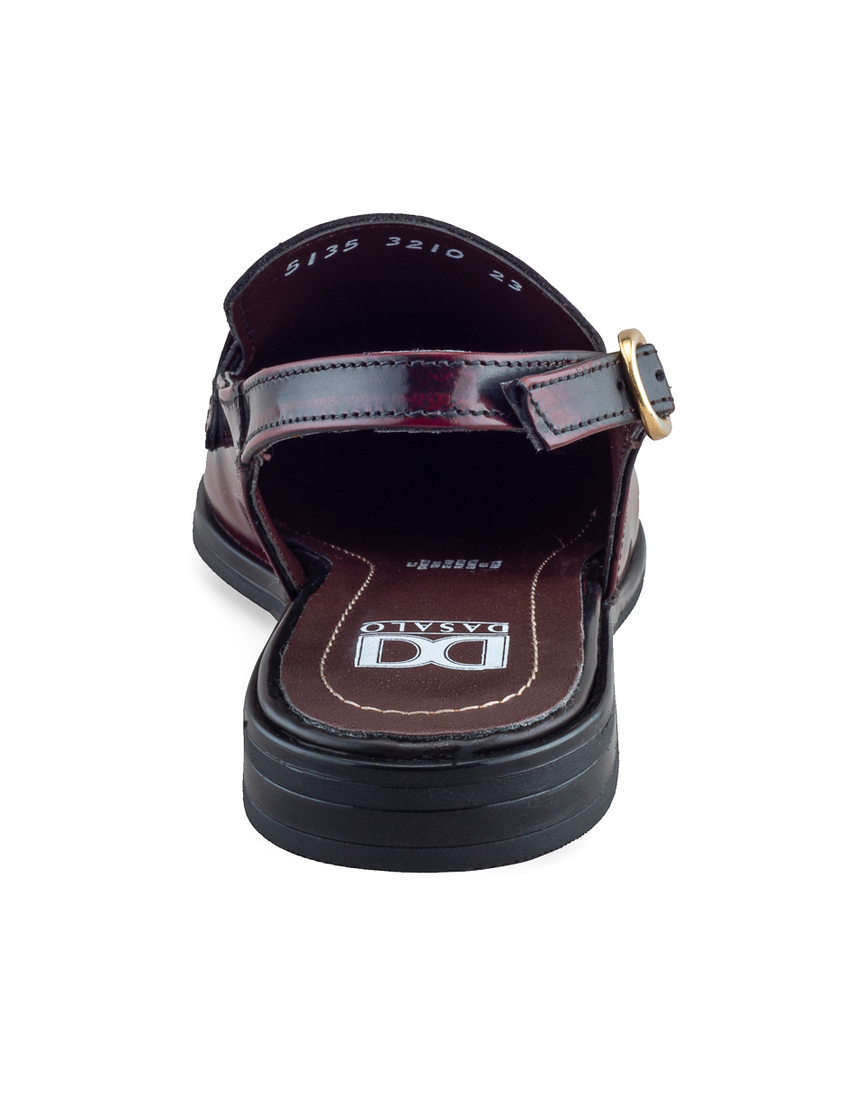 Foto 4 pulgar | Mocasín Mule Vino Para Mujer Con Hebilla Y Tacón Bajo