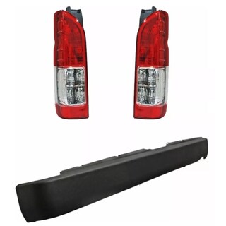 Foto 1 | Fascia Trasera y calaveras para TOYOTA HIACE 2014 -2019