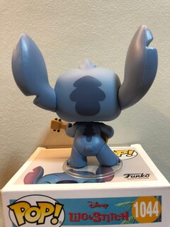 Foto 5 | Figura Funko Pop! Disney Lilo & Stitch Stitch con Ukelele - Venta Internacional