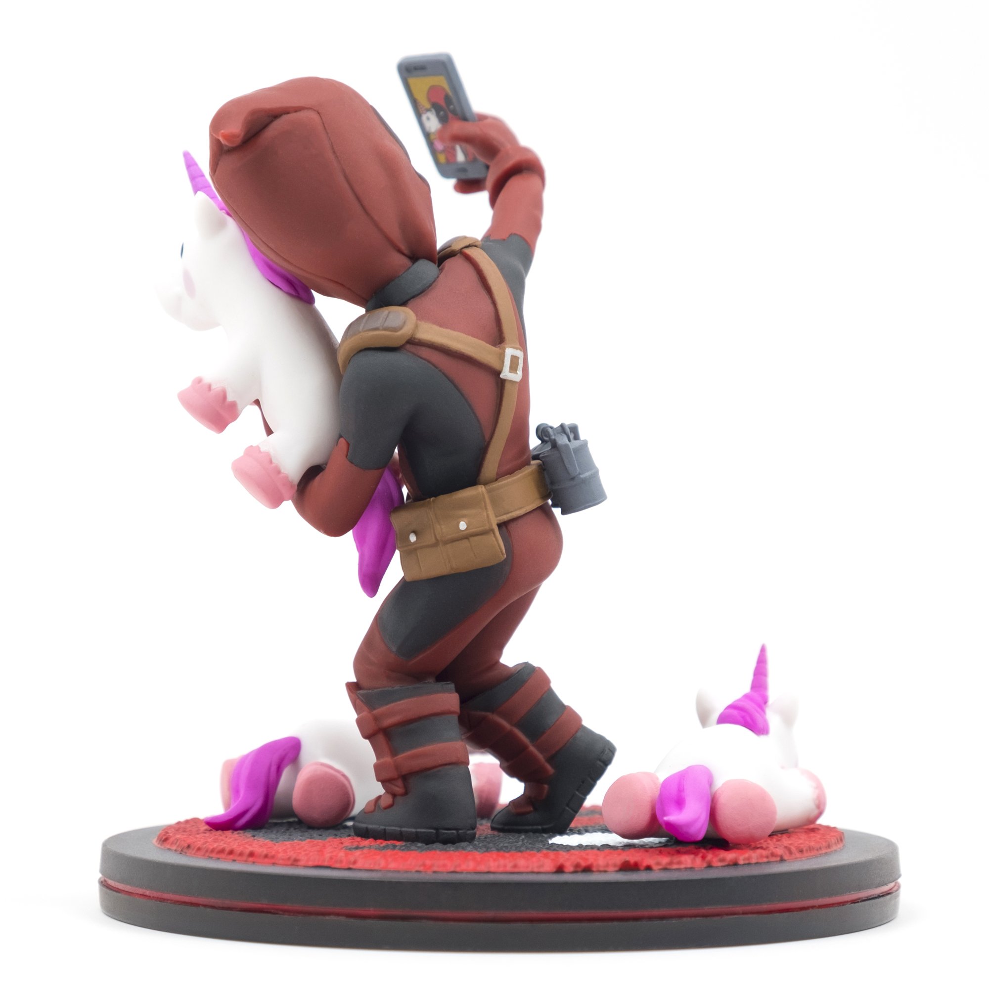 Foto 4 pulgar | Figura Quantum Mechanix Deadpool Unicorn Selfie Q-fit Max - Venta Internacional