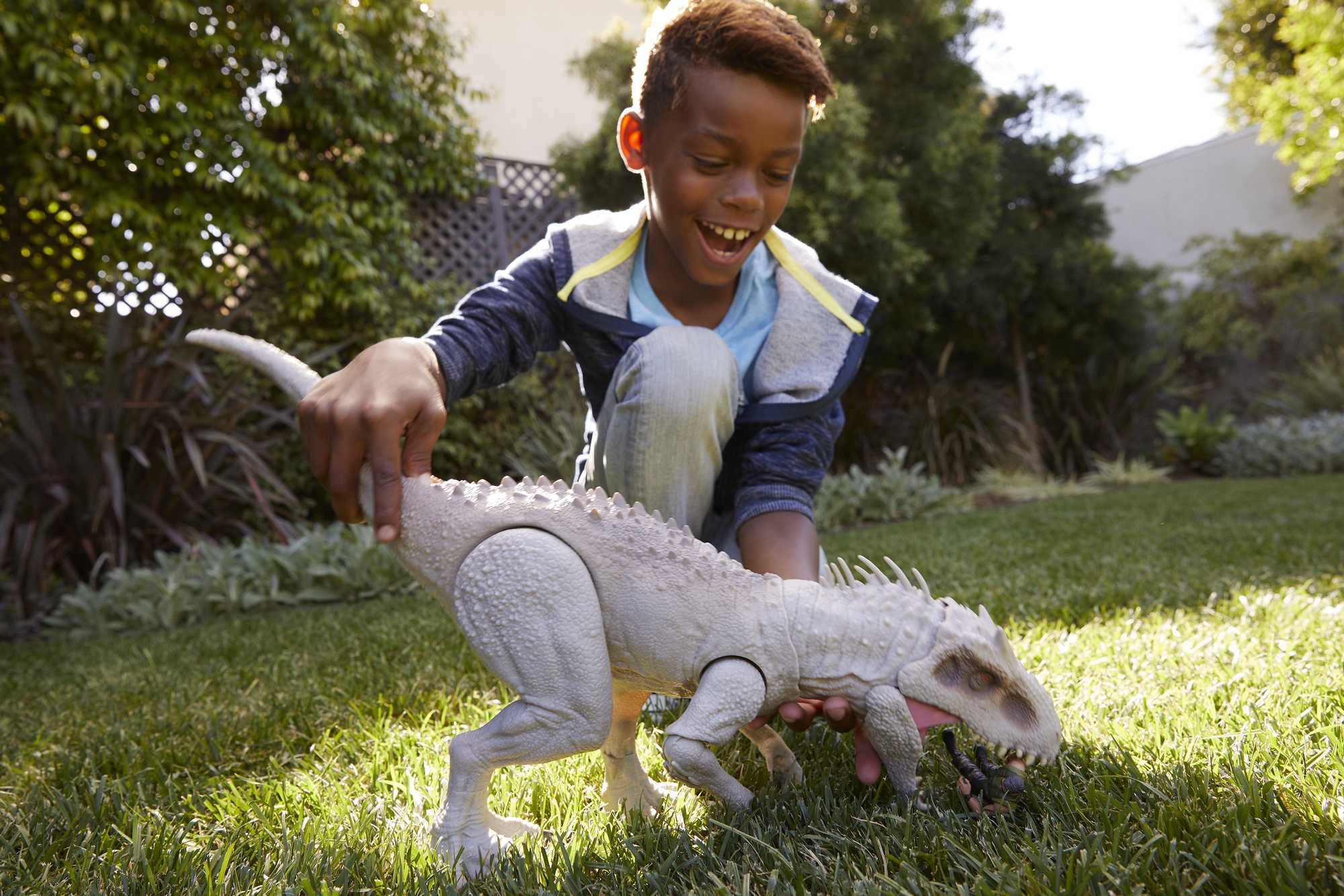 Foto 3 pulgar | Figura De Acción Jurassic World Destroy 'n Devour Indominus Rex - Venta Internacional.