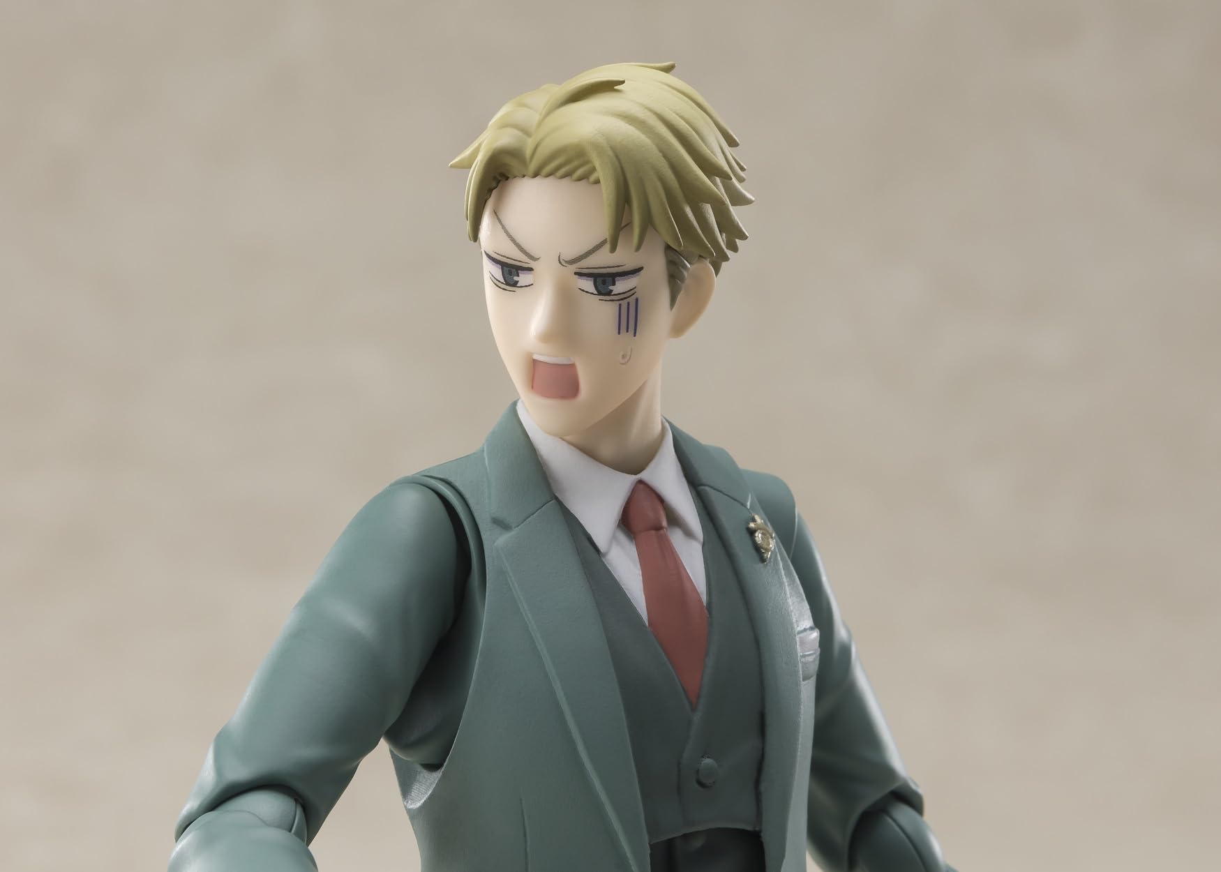 Foto 6 pulgar | Figura de Acción Tamashii Nations Spy X Family Loid Forger 15 cm - Venta Internacional