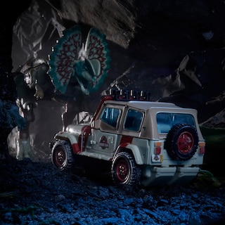 Foto 4 | Figuras de Acción Transformers Collaborative Jurassic Park - Venta Internacional