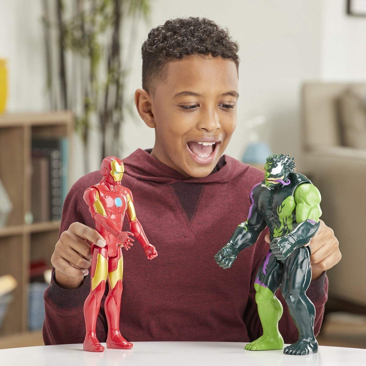 Foto 4 pulgar | Figuras de Acción Marvel Titan Hero Spider-man Contra Iron Man - Venta Internacional