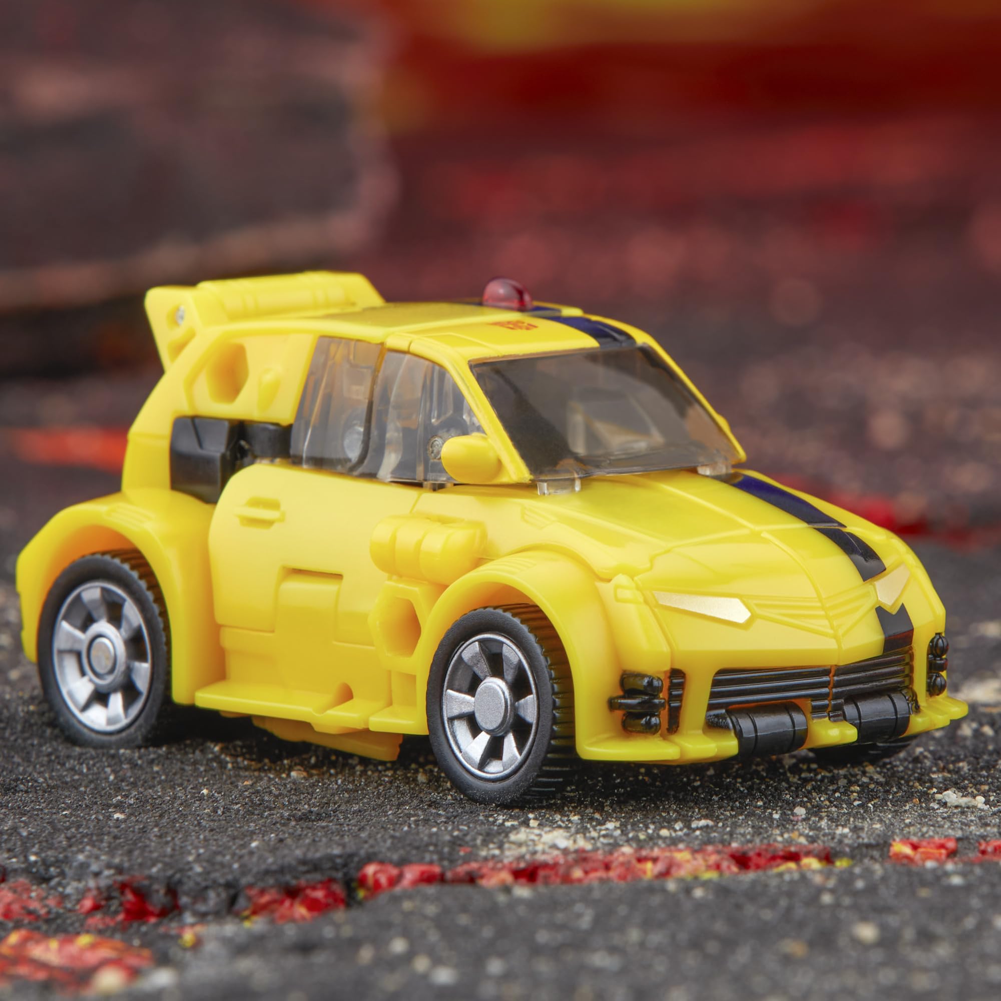 Foto 4 pulgar | Figura De Acción Transformers Legacy United Deluxe Bumblebee - Venta Internacional.