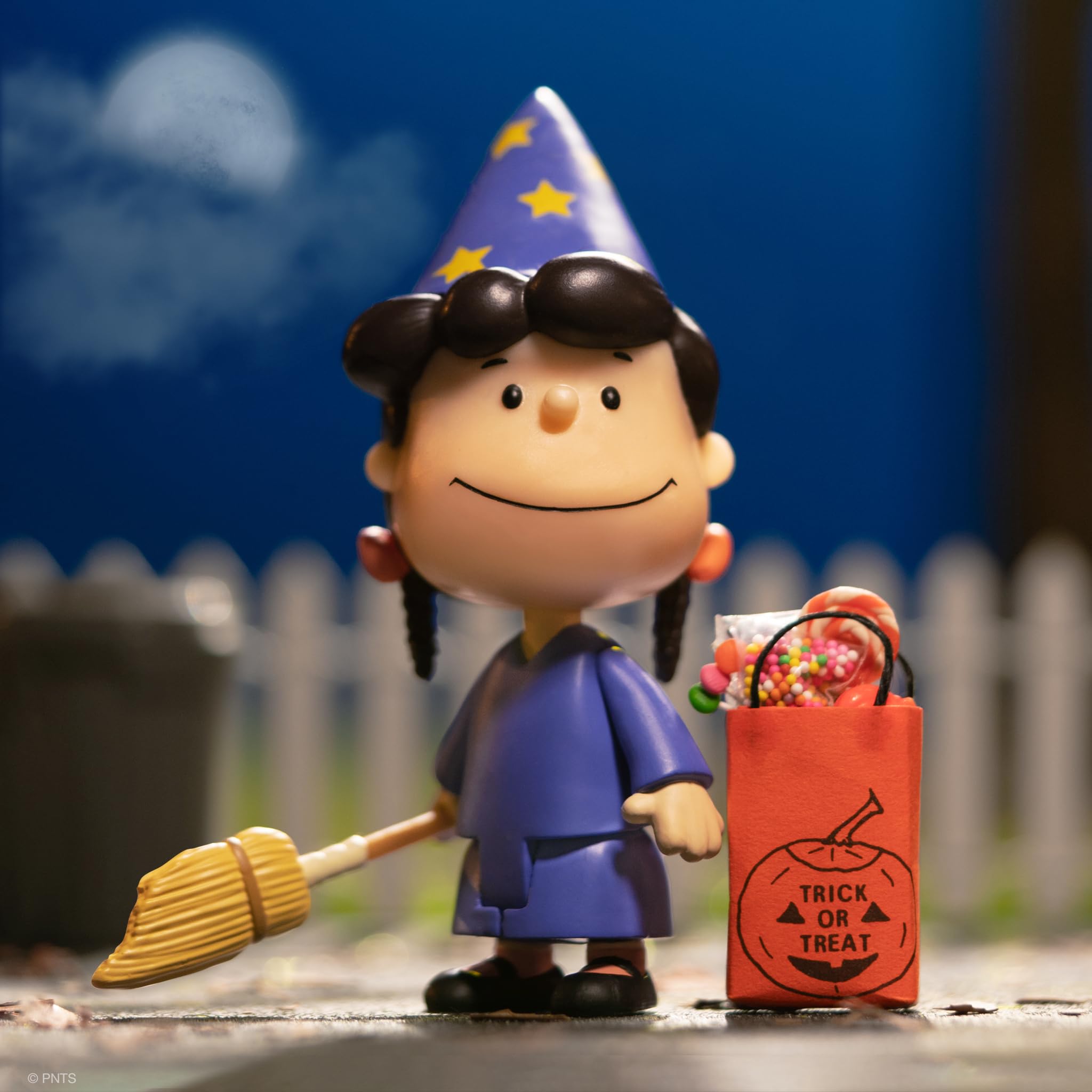 Foto 5 pulgar | Figura De Acción Super7 Peanuts Witch Violet De 9,5 Cm Con Accesorio - Venta Internacional.