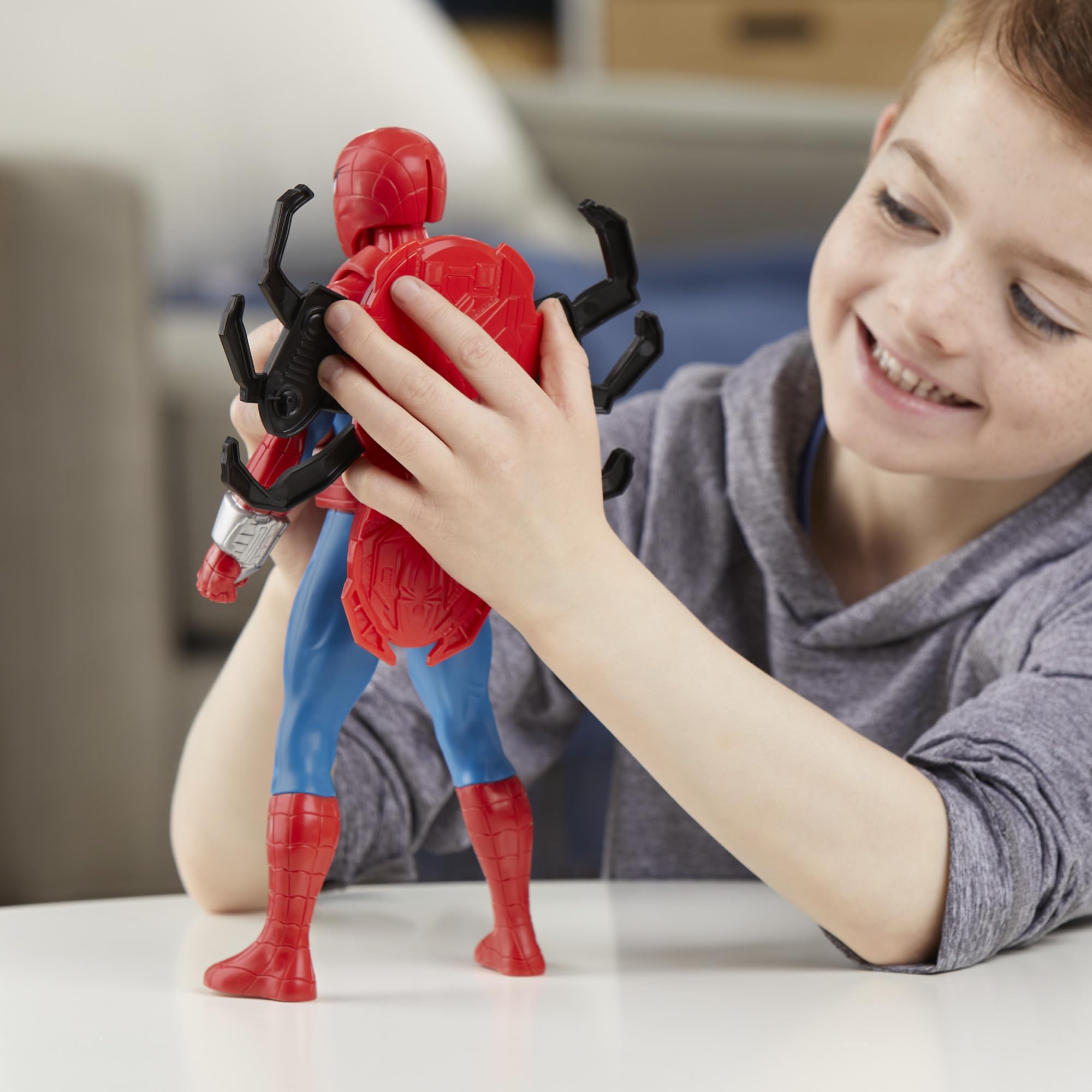 Foto 5 pulgar | Figura De Acción Marvel Spider-man Thwip Blast 27 Cm Con Acc - Venta Internacional.