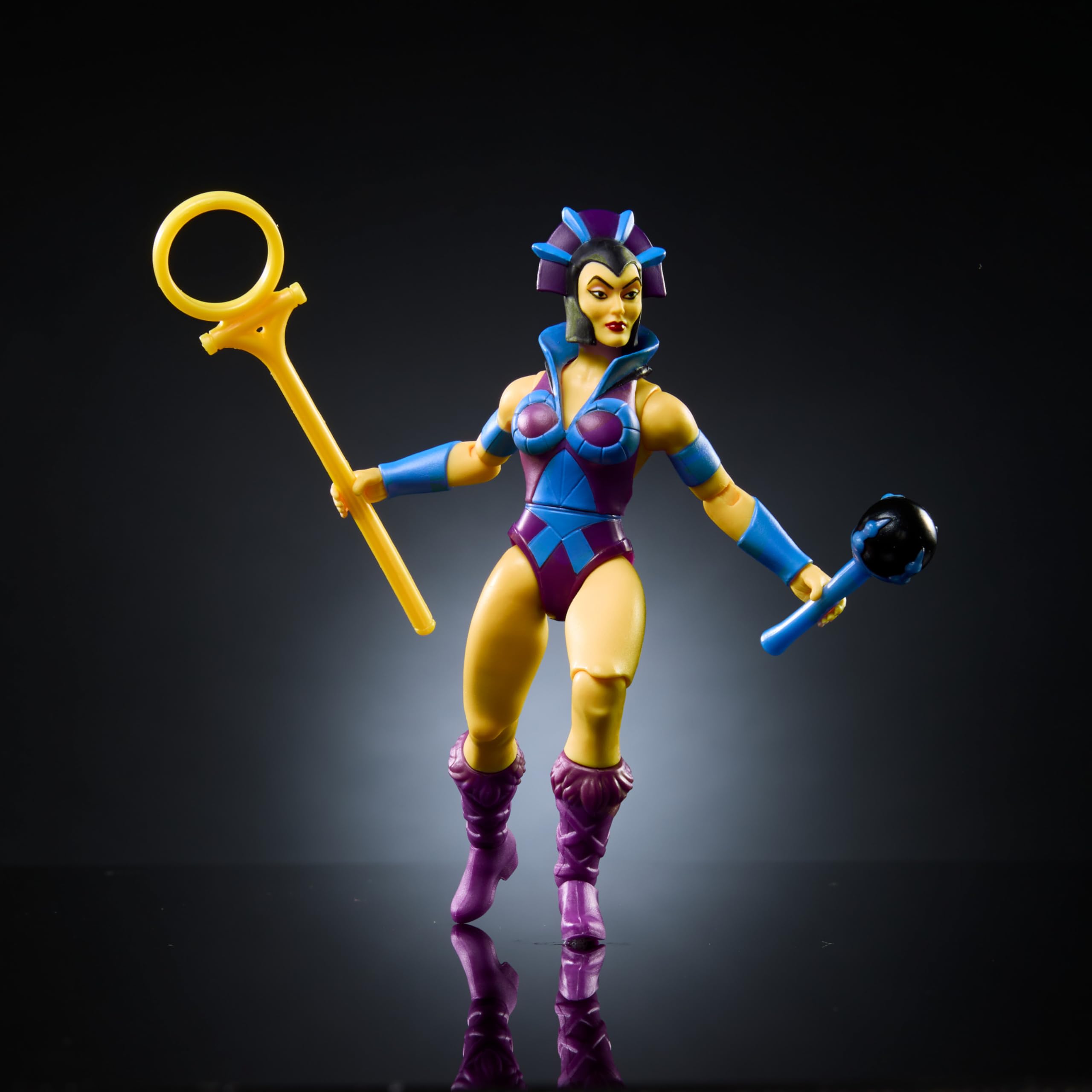 Foto 4 pulgar | Figura De Acción Masters Of The Universe Origins Evil-lyn 14 Cm - Venta Internacional.