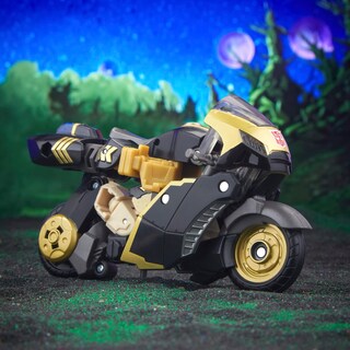 Foto 4 | Figura De Acción Transformers Legacy Evolution Prowl 14 Cm - Venta Internacional.