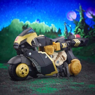 Foto 6 | Figura De Acción Transformers Legacy Evolution Prowl 14 Cm - Venta Internacional.