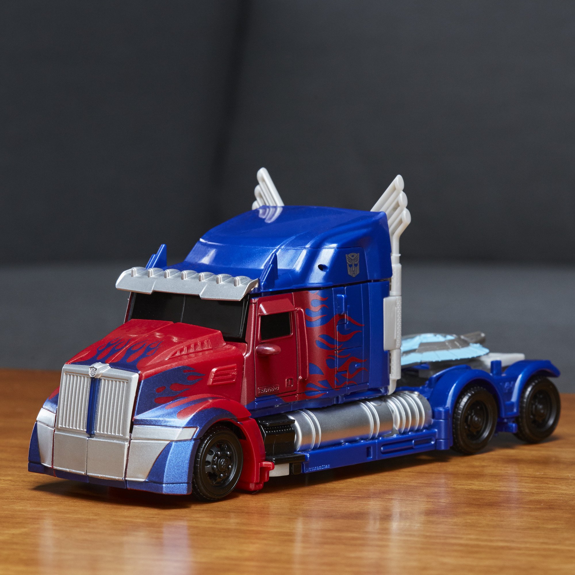 Foto 7 pulgar | Figura De Acción Transformers Optimus Prime Voyager Class - Venta Internacional.