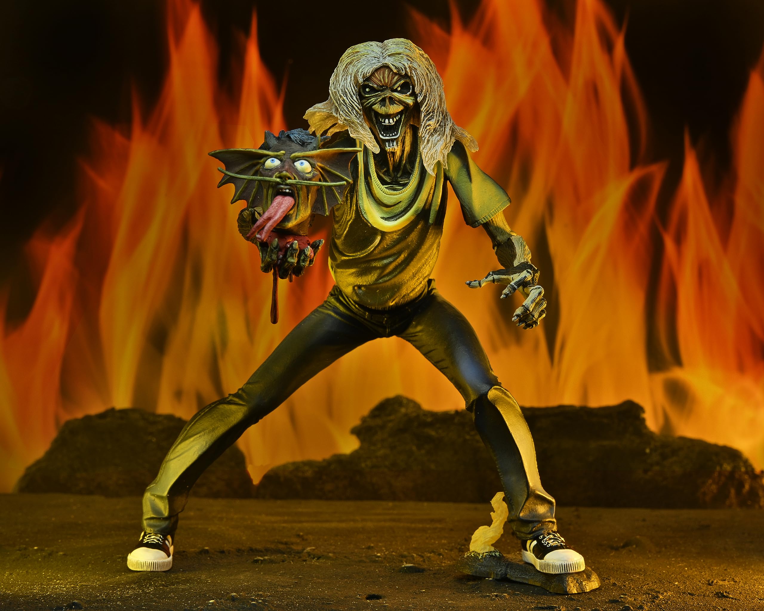 Foto 6 | Figura De Acción Neca Iron Maiden Ultimate Number Of The Beast - Venta Internacional.