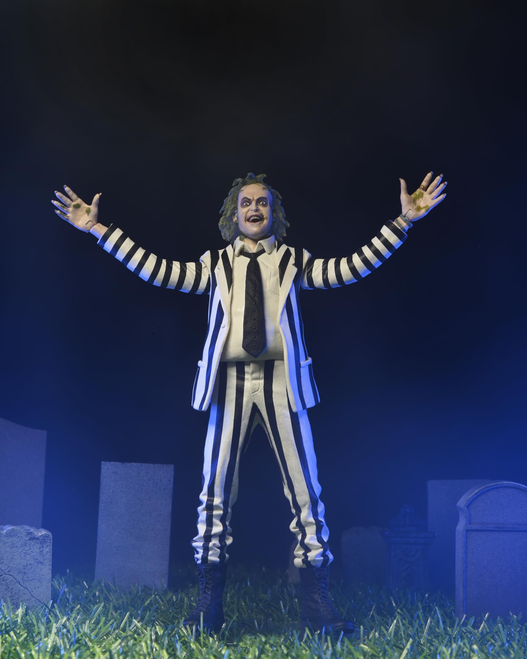 Foto 5 | Figura De Acción Neca Beetlejuice, Traje Blanco Y Negro De 7 Pulgadas - Venta Internacional.