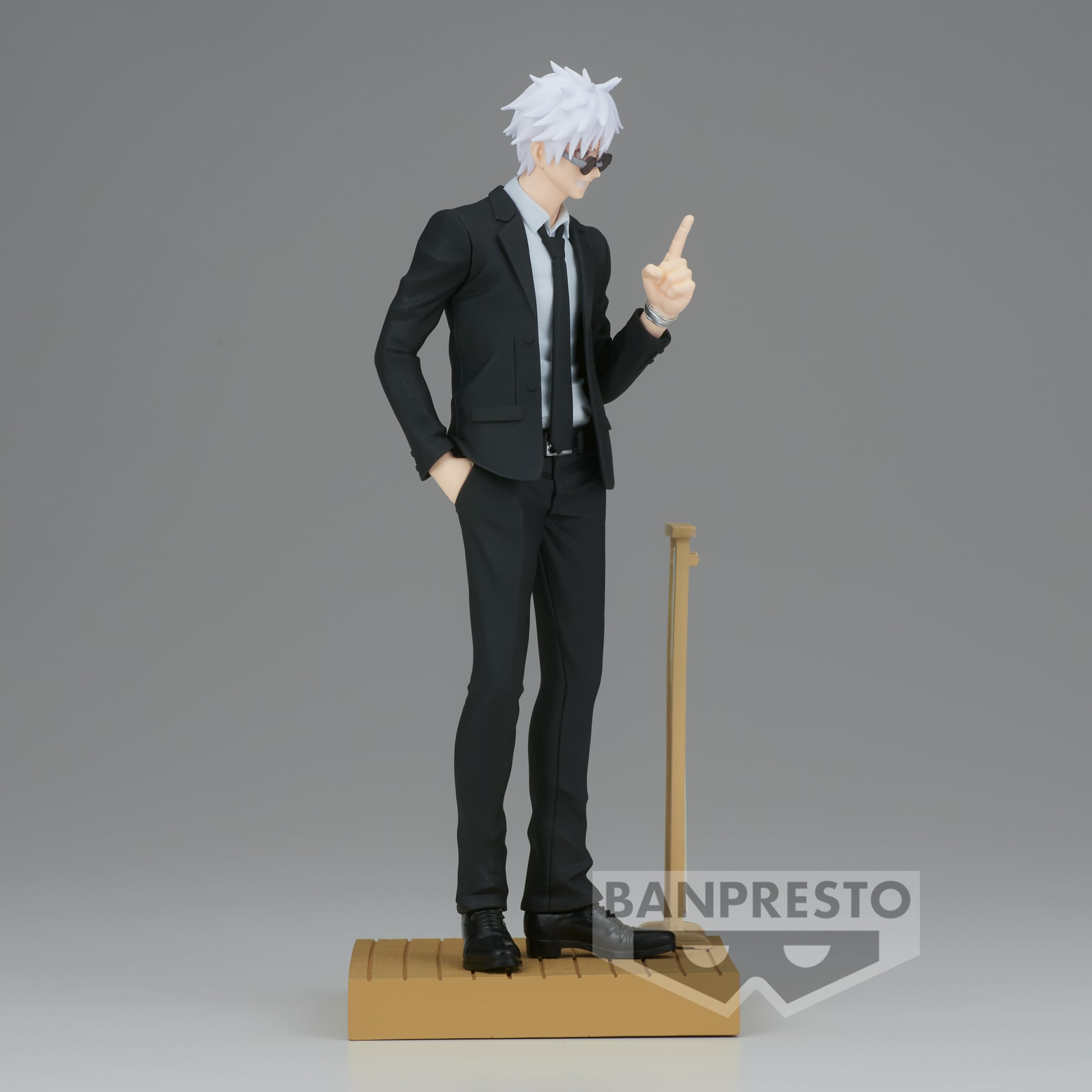 Foto 3 pulgar | Figura De Diorama Banpresto Jujutsu Kaisen Satoru Gojo Suit Ver. - Venta Internacional.