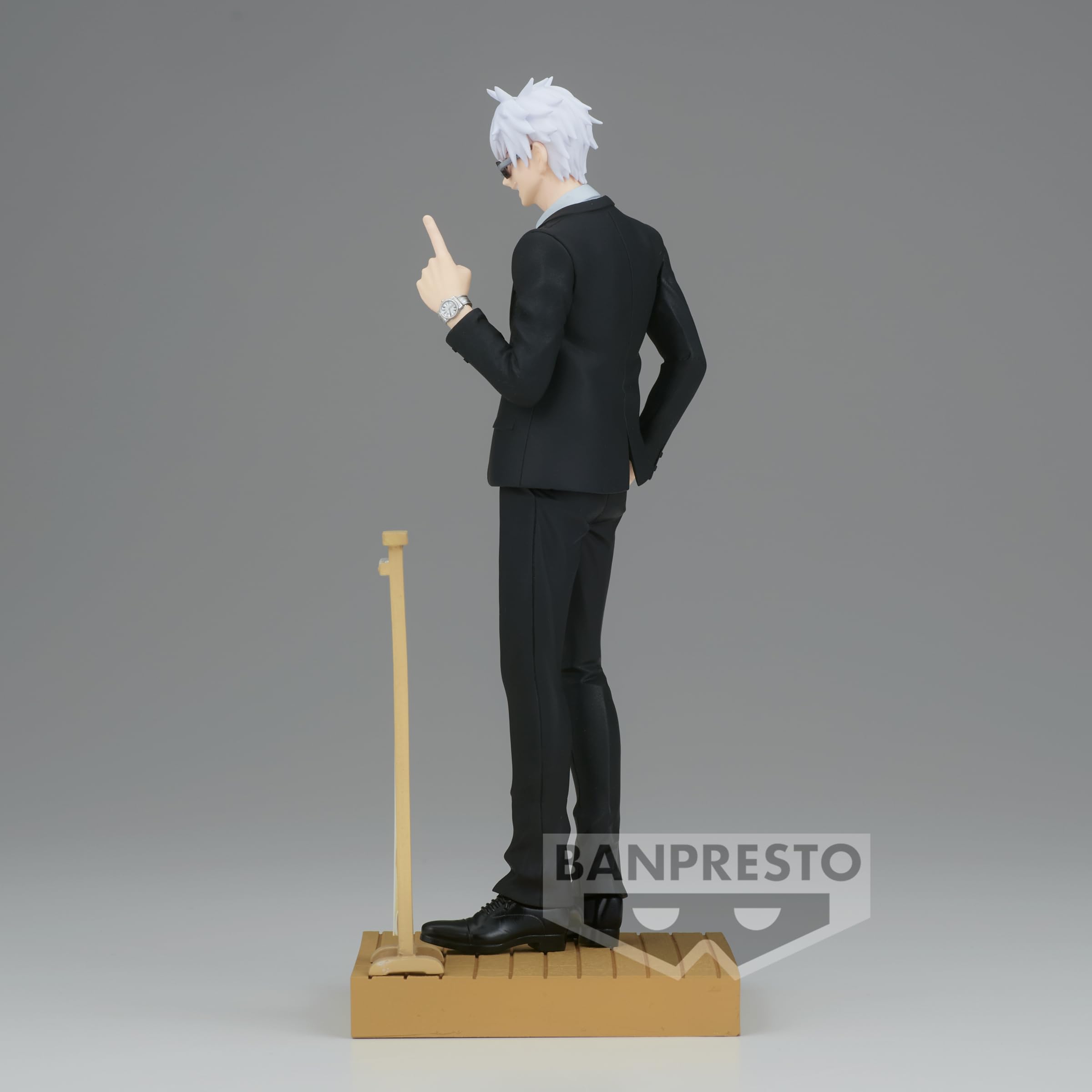 Foto 4 pulgar | Figura De Diorama Banpresto Jujutsu Kaisen Satoru Gojo Suit Ver. - Venta Internacional.