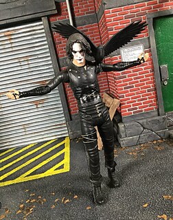 Foto 2 | Figura De Acción Diamond Select The Crow, 18 Cm, Walgreens - Venta Internacional.