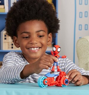Foto 6 | Figura De Acción Hasbro Marvel Spidey Con Moto De Más De 3 Años - Venta Internacional.