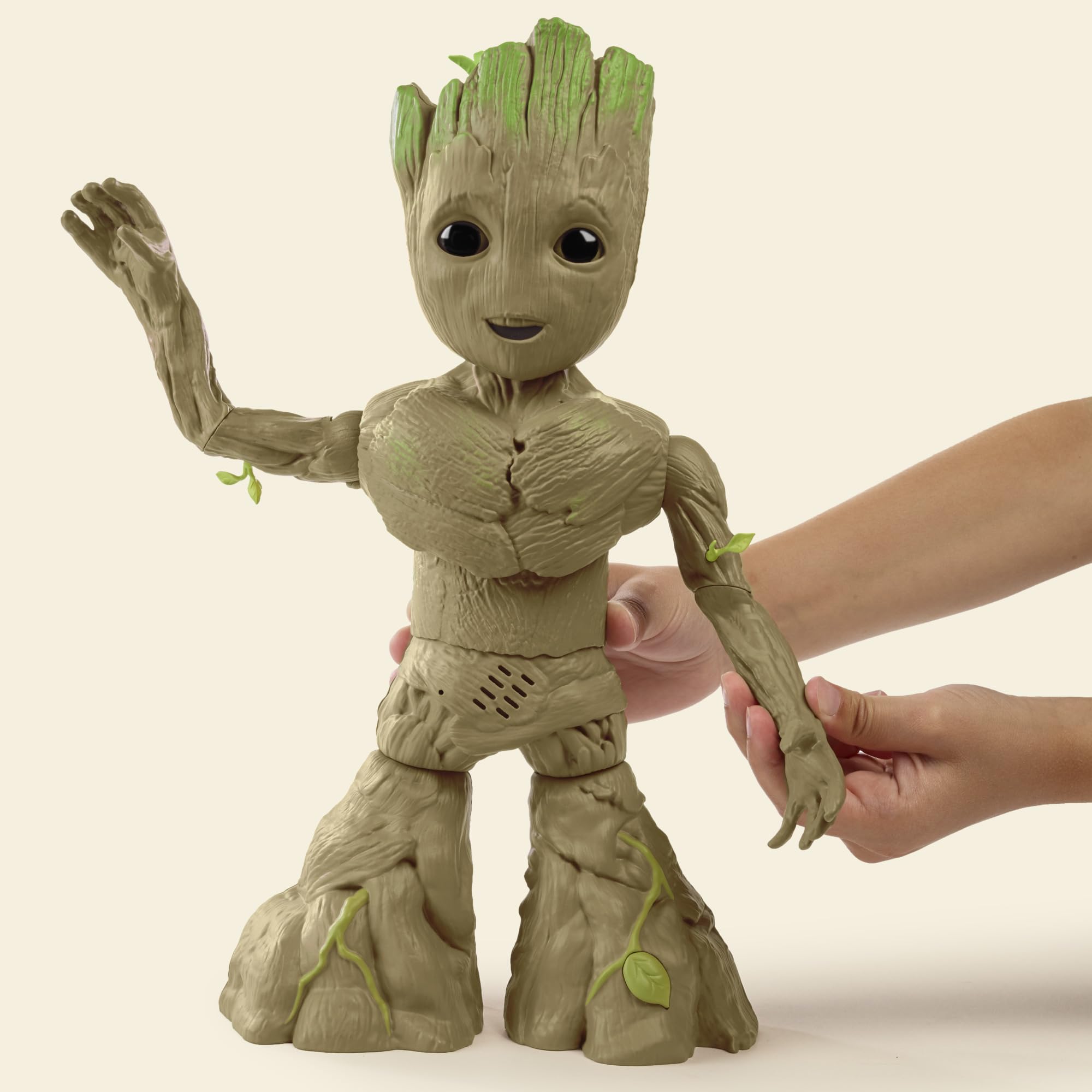 Foto 6 | Figura de Acción Marvel Studios I Am Groot Groove 'n Grow 45.7 cm - Venta Internacional