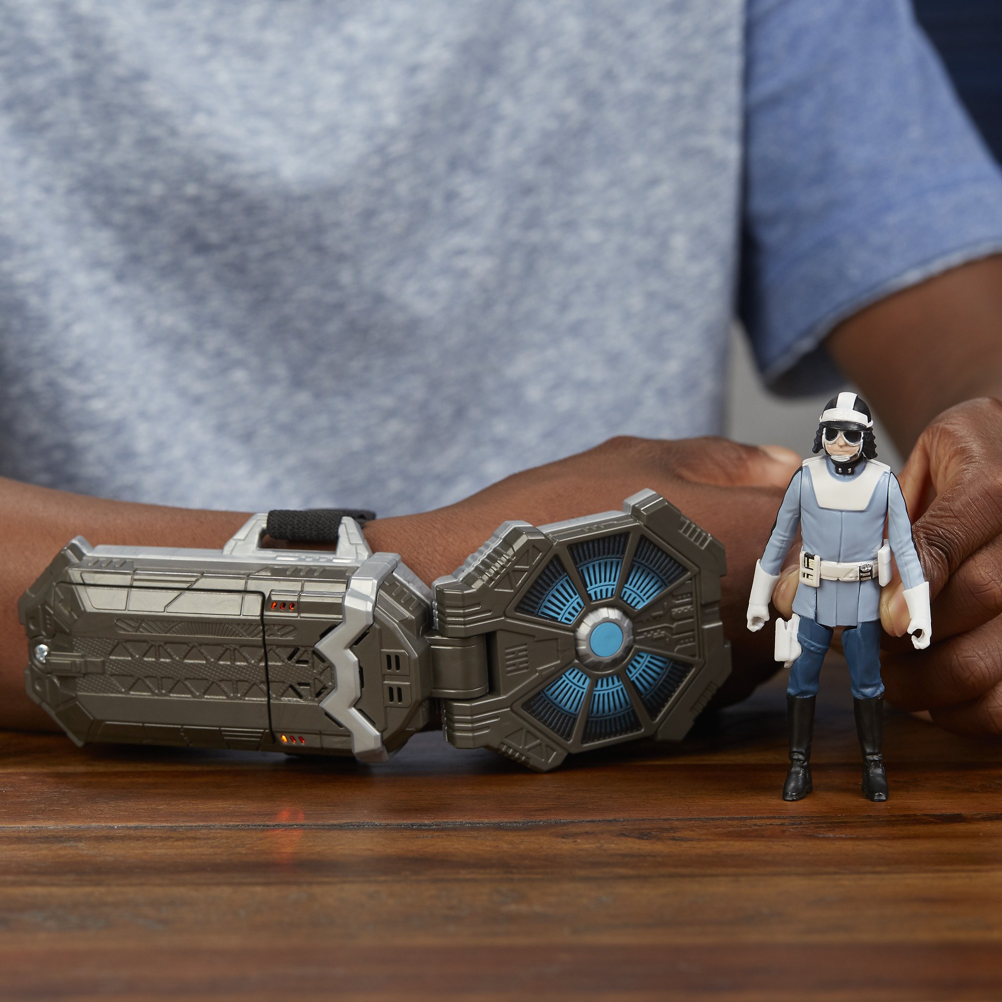 Foto 4 pulgar | Toy Star Wars Force Canto Bight Police Speeder Con Figura - Venta Internacional.