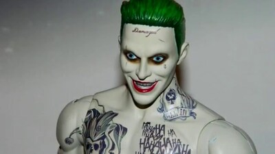 Foto 3 | Figura De Acción Mattel Dc Comics Multiverse Suicide Squad Joker 30 Cm - Venta Internacional.