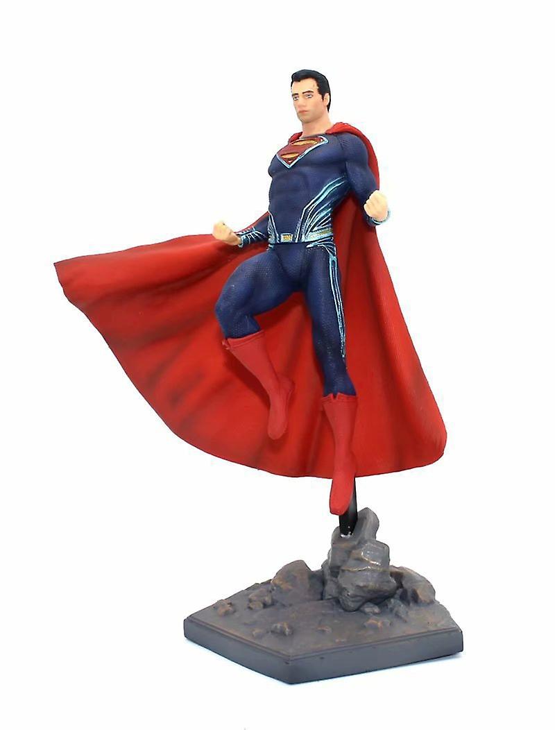 Foto 2 pulgar | Venta Internacional - Figura De Acción Superman Flying Stance De Superhéroe, 27 Cm